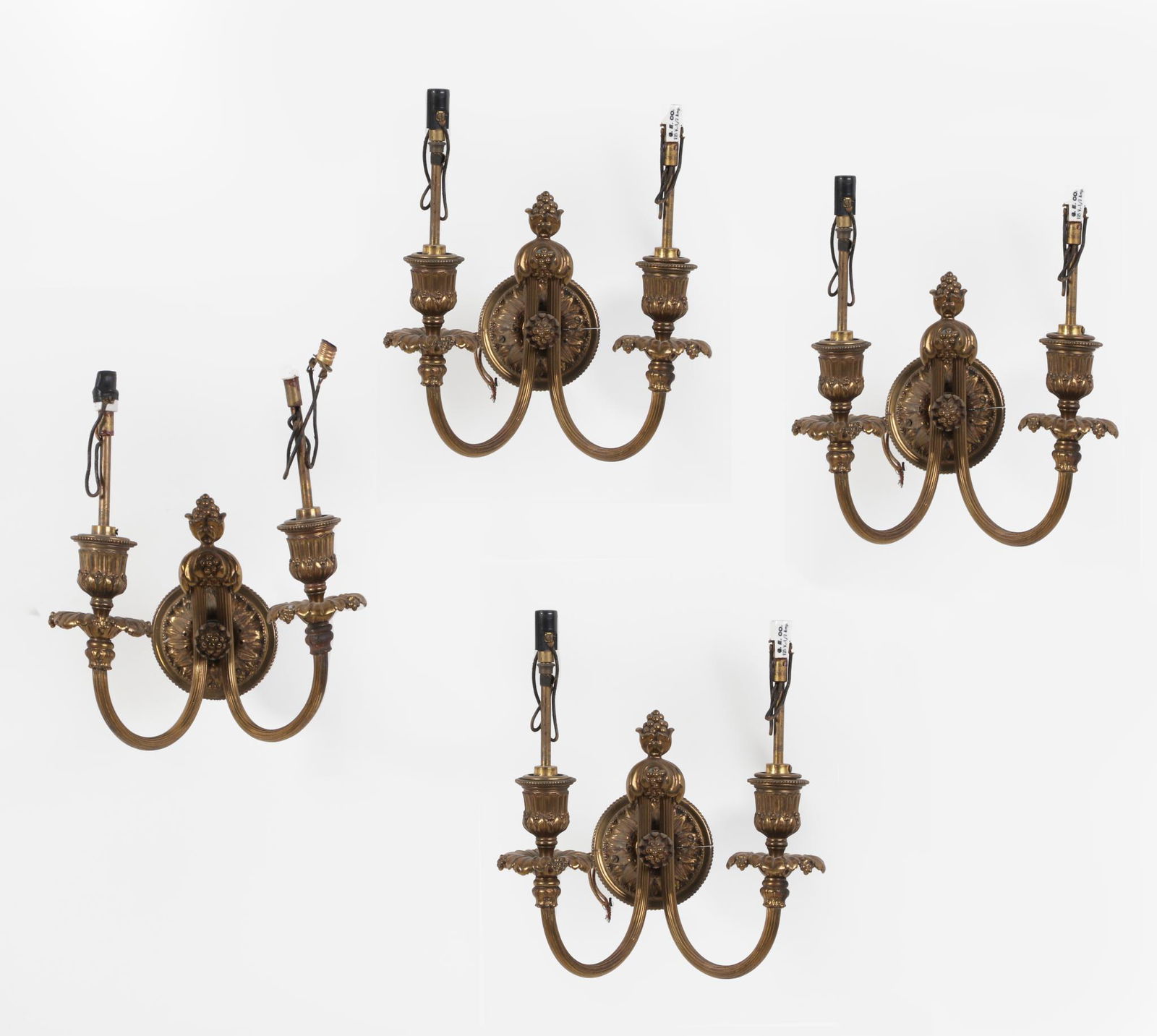 Four Hendrix Allardyce Louis XVI wall lights (1 of 3)