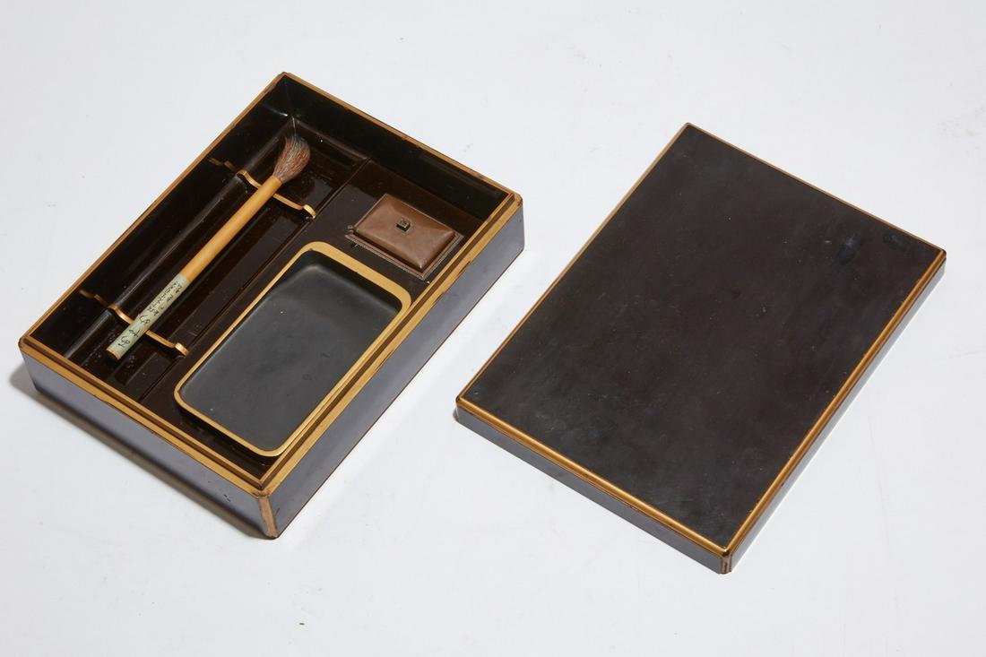 A Japanese lacquered writing box / suzuribako (1 of 5)