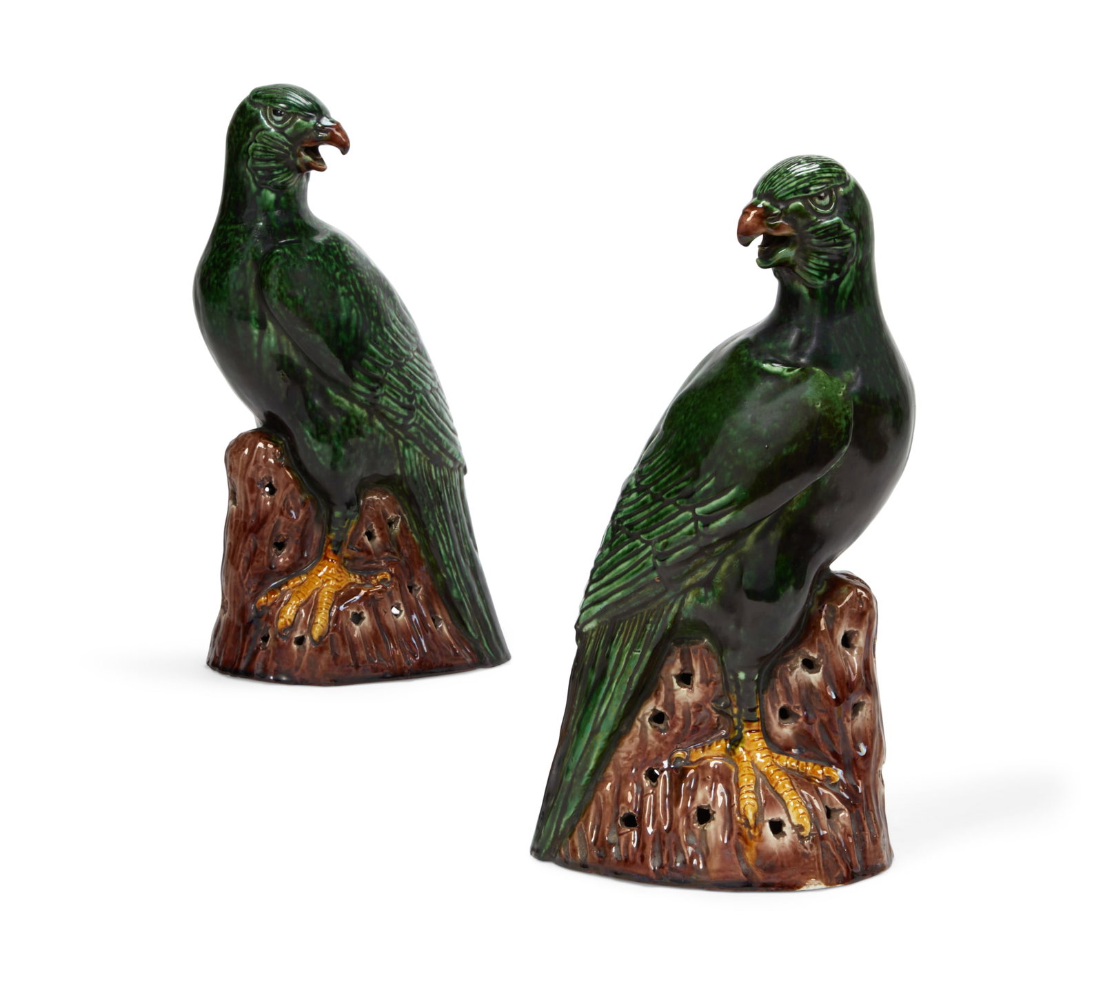 Pair of Chinese Export porcelain models of hawks (1 of 4)