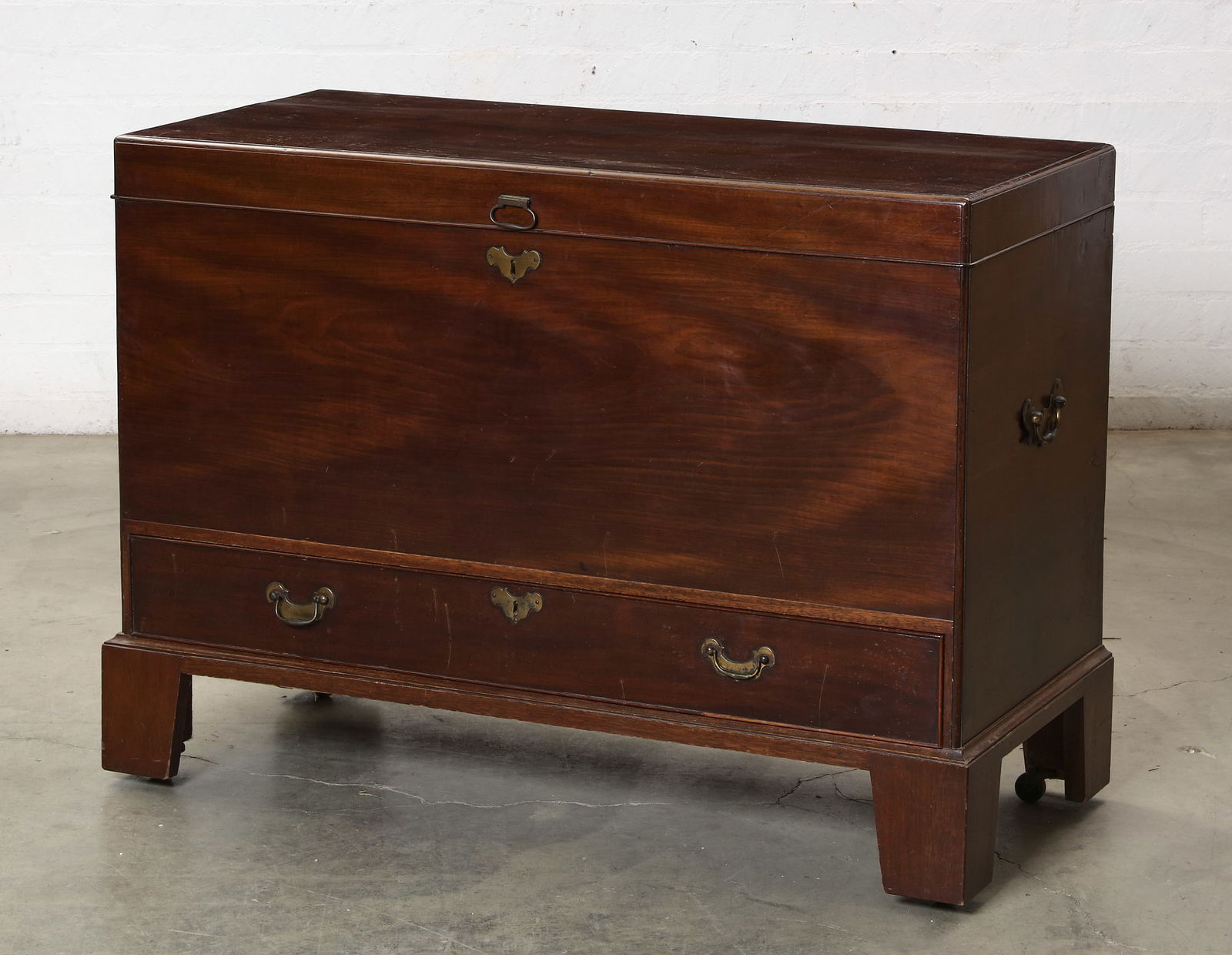 A George III mahogany blanket chest (1 of 9)