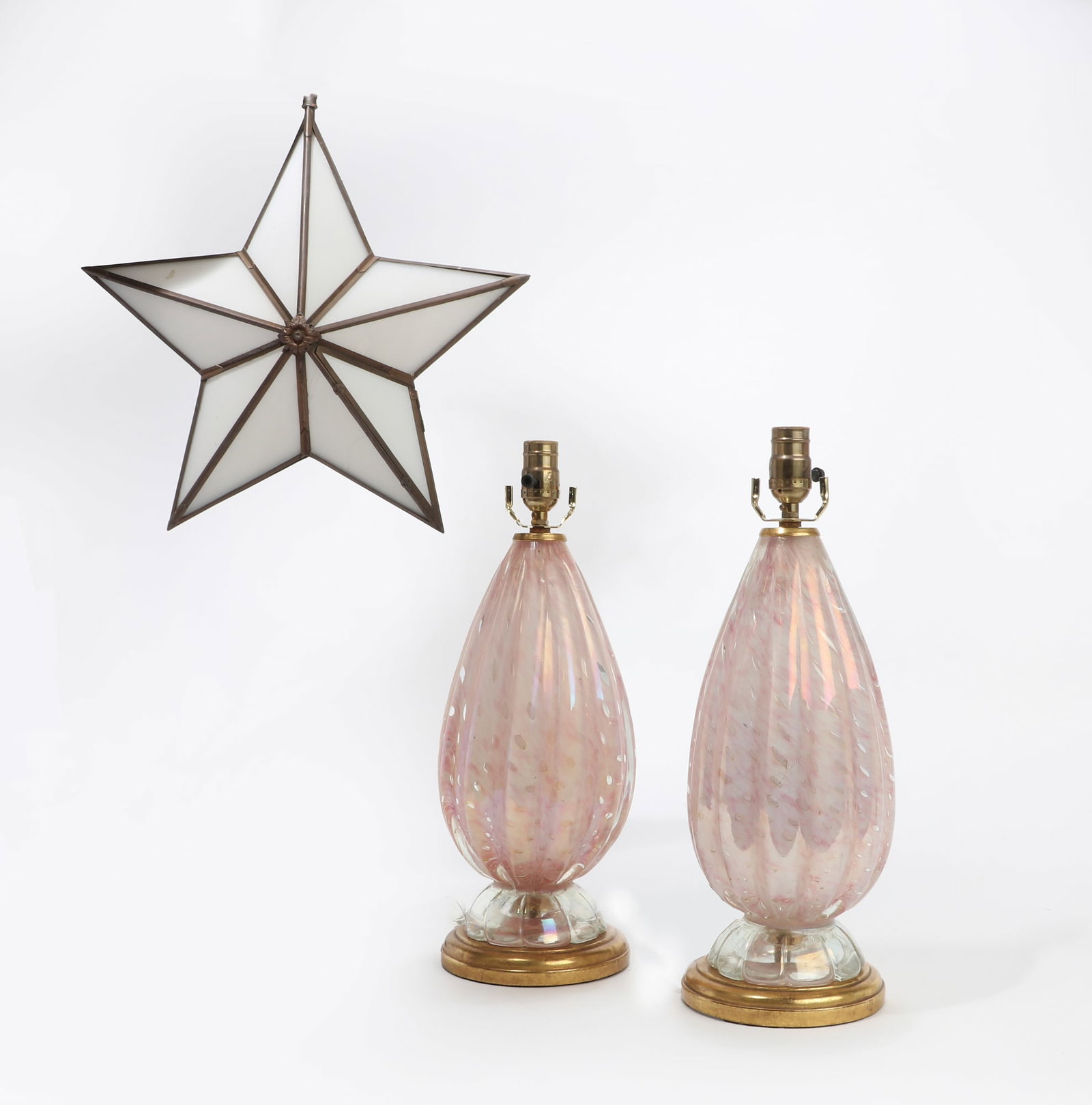 A pair of Venetian pink luster glass lamps (1 of 2)