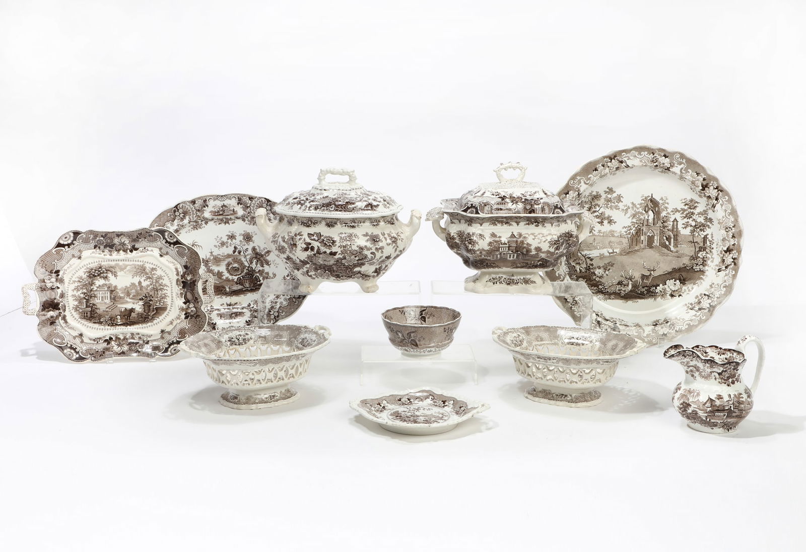 Ten English transfer decorated table articles (1 of 5)