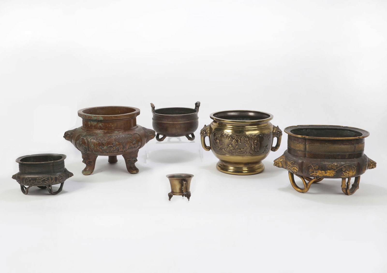 A group of six Chinese cast bronze censers (1 of 4)
