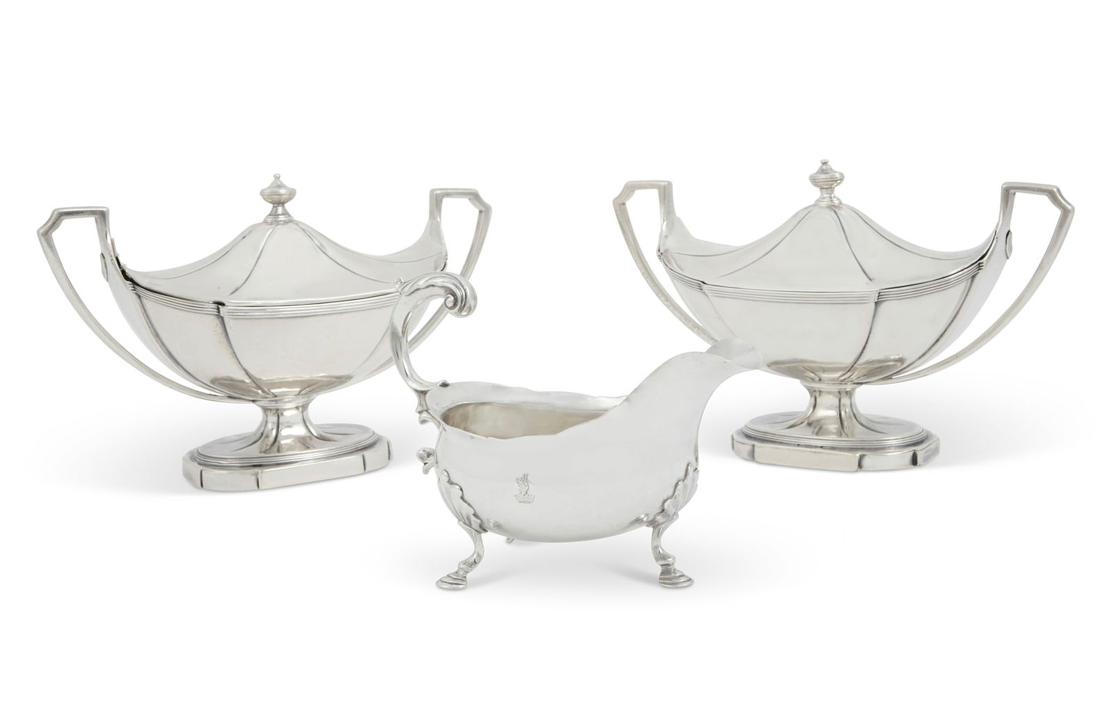 A pair of George III sterling silver tureens (1 of 5)