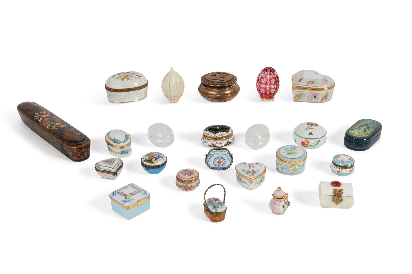 A collection of porcelain and metal decorations (1 of 7)