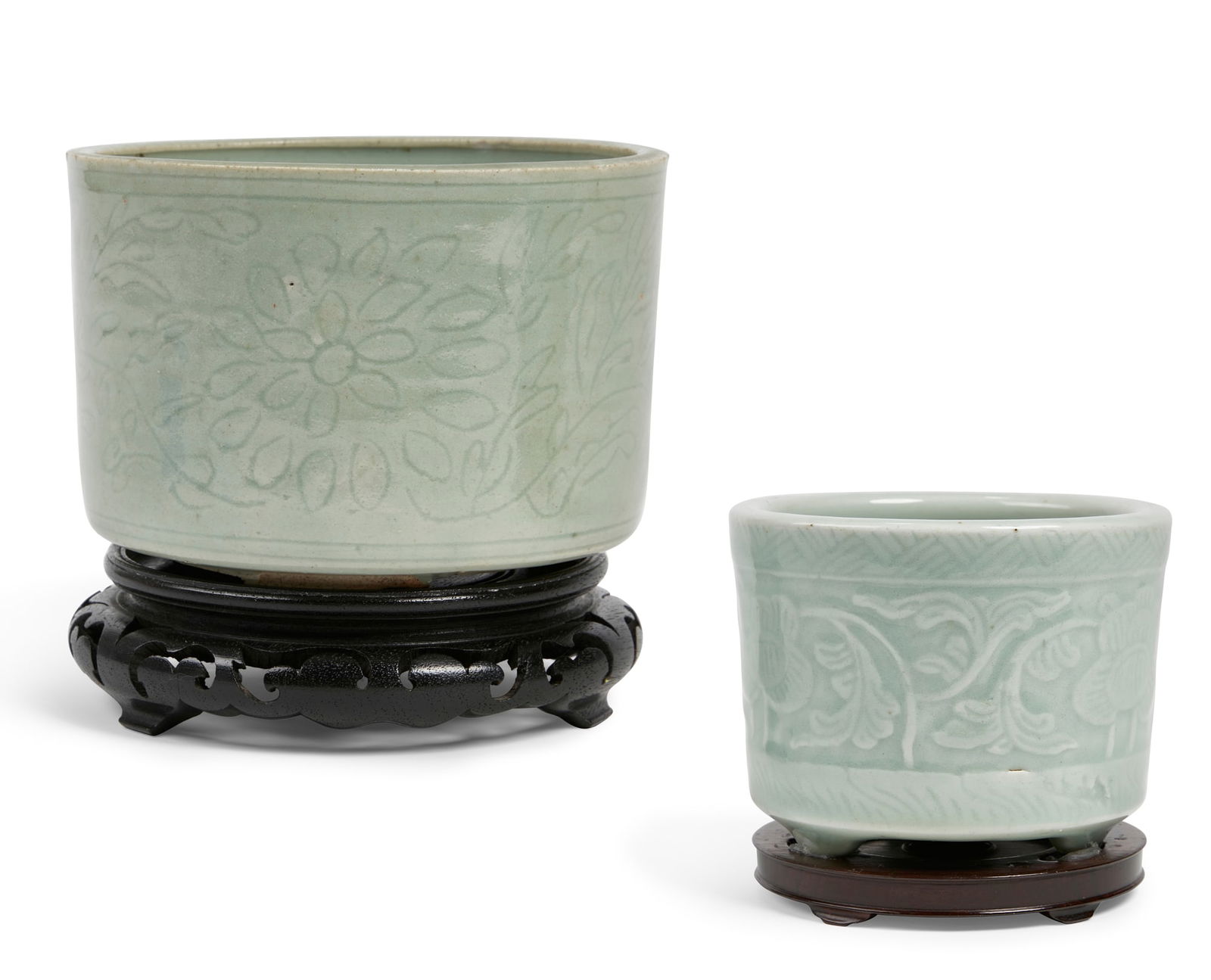 A Chinese longquan celadon censer (1 of 11)