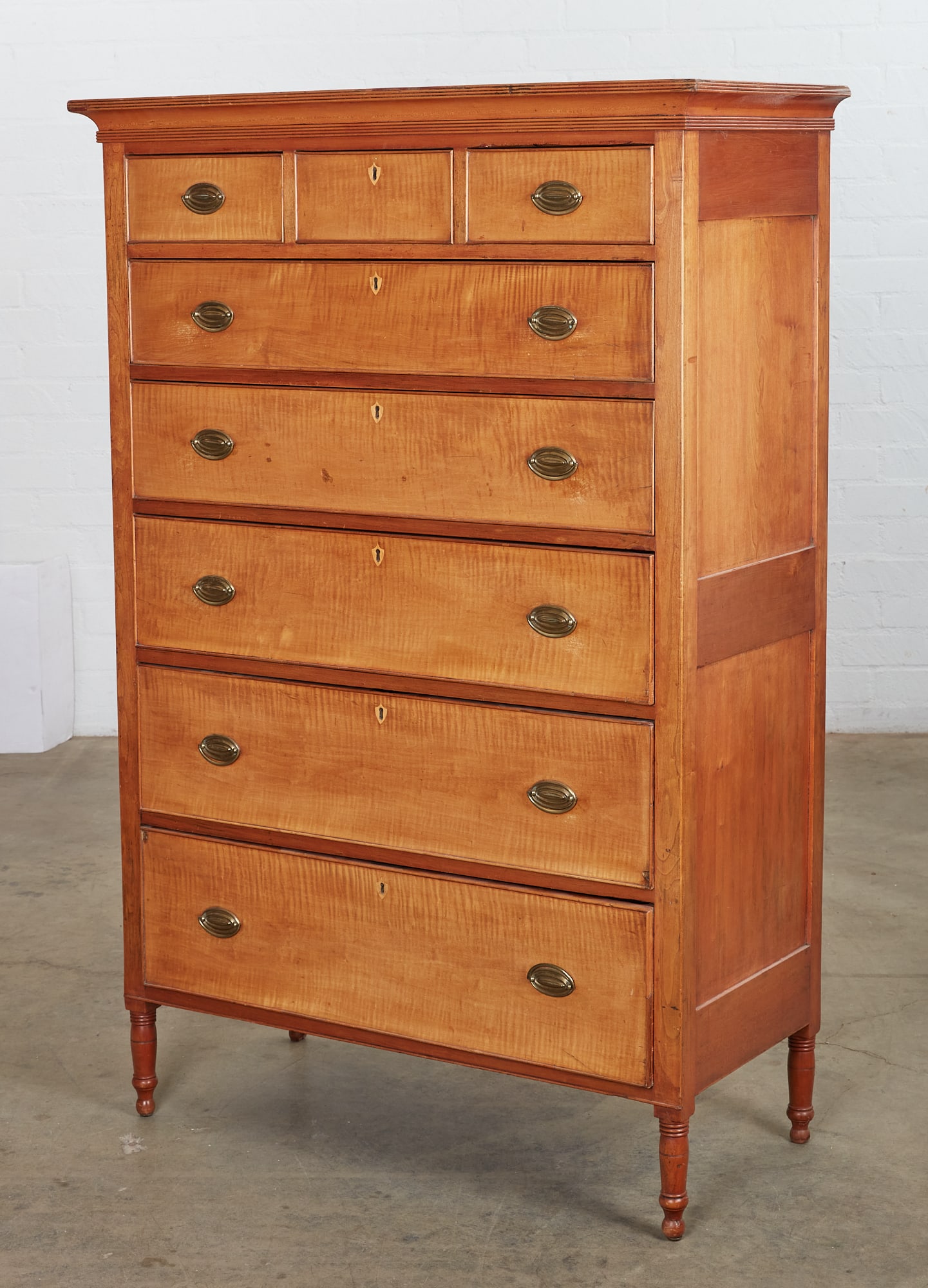 A Federal figured maple tall chest of drawers (1 of 5)