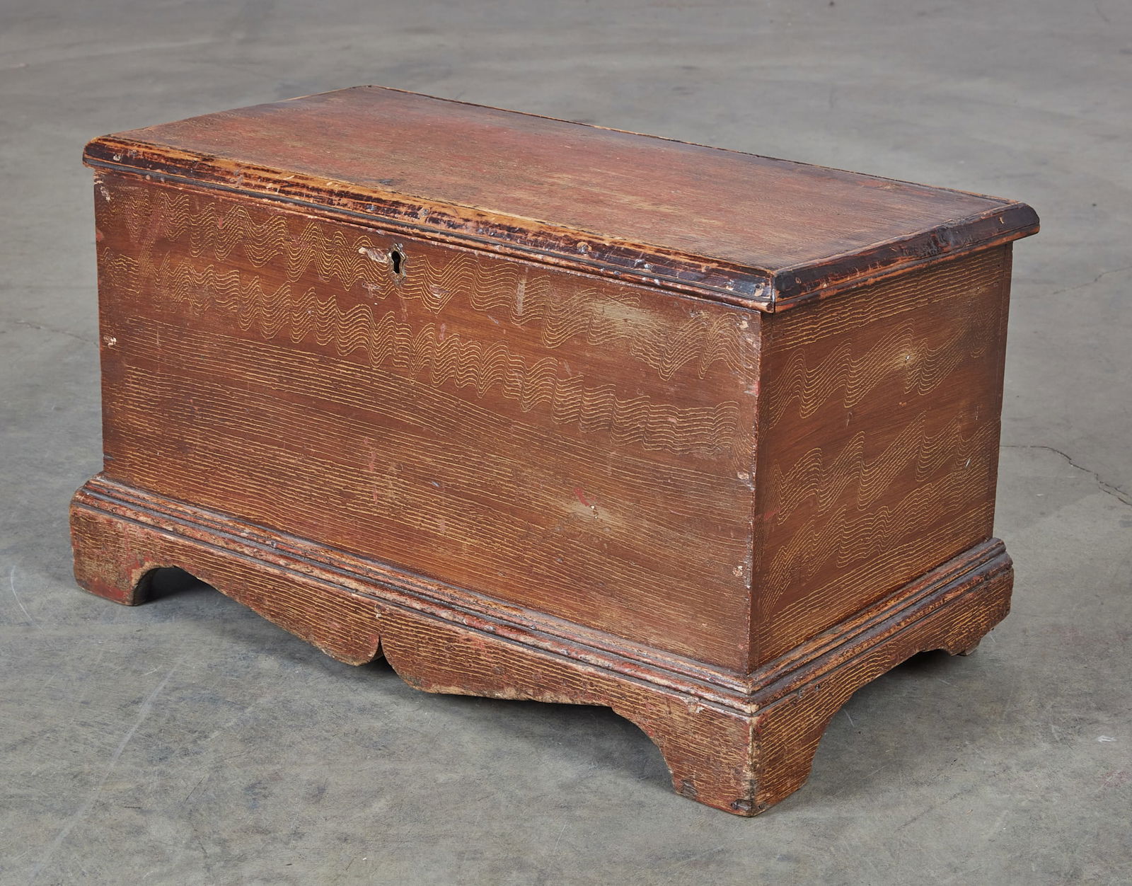 An American hinged top poplar small chest (1 of 7)