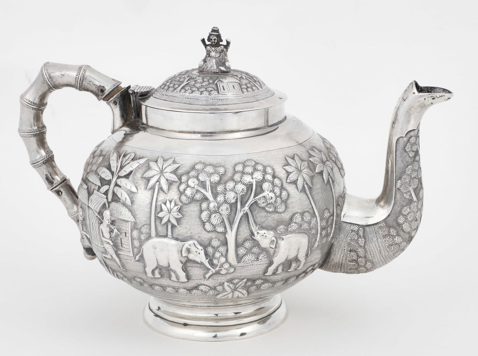 An Indian Colonial silver teapot (1 of 4)