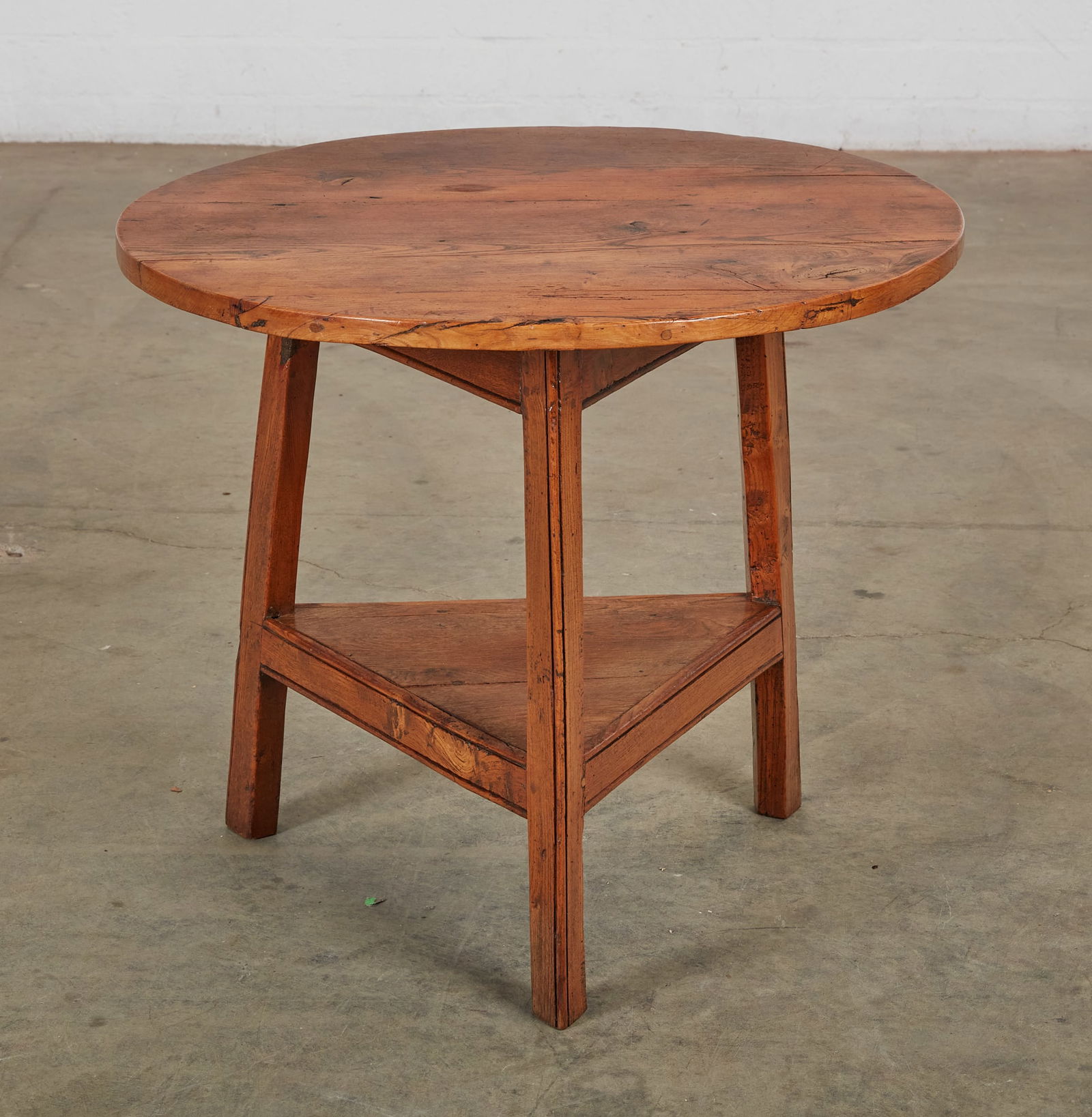 An English elm and oak cricket table (1 of 5)