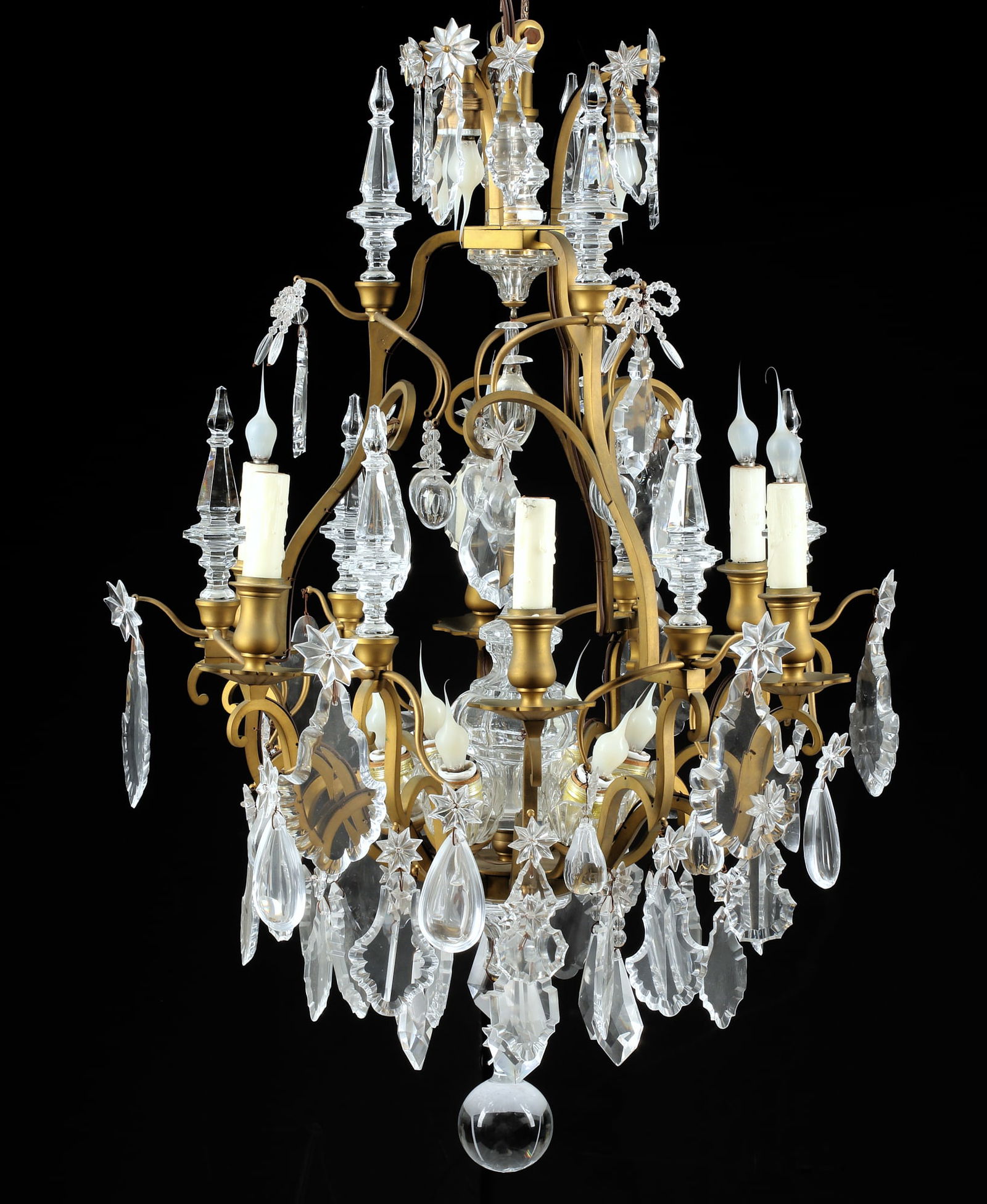 A Louis XV style  bronze fifteen light chandelier (1 of 6)