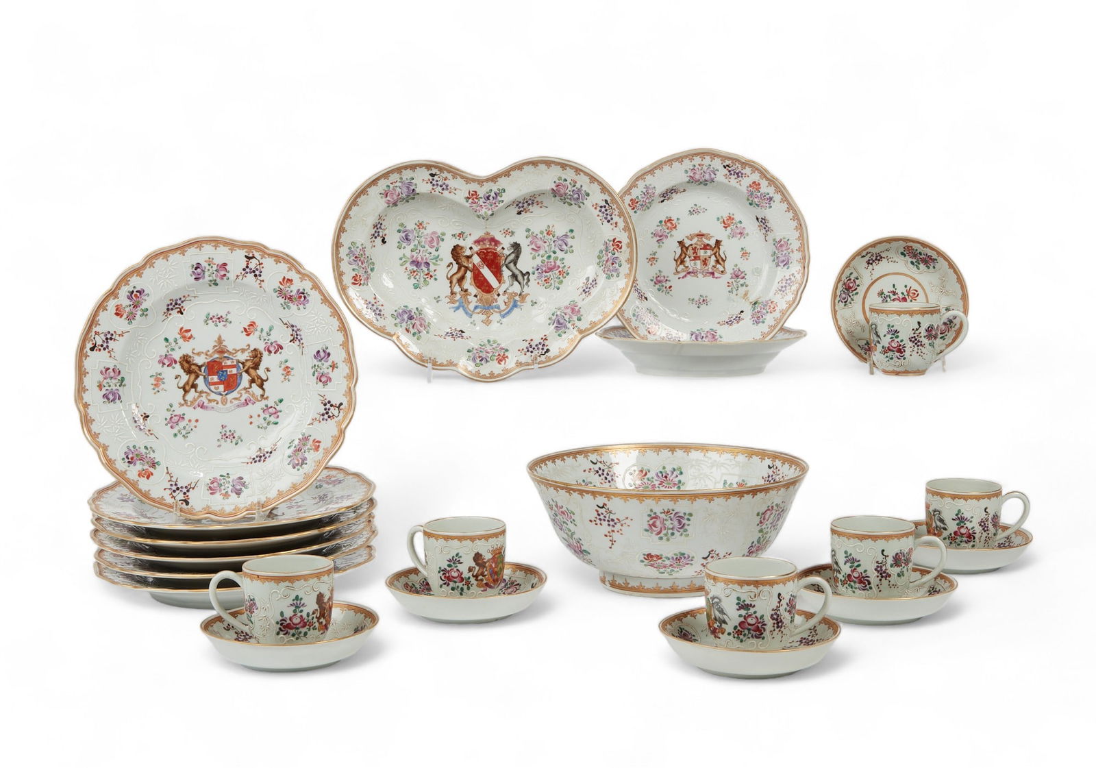 A French (Samson) porcelain part dinner service (1 of 8)