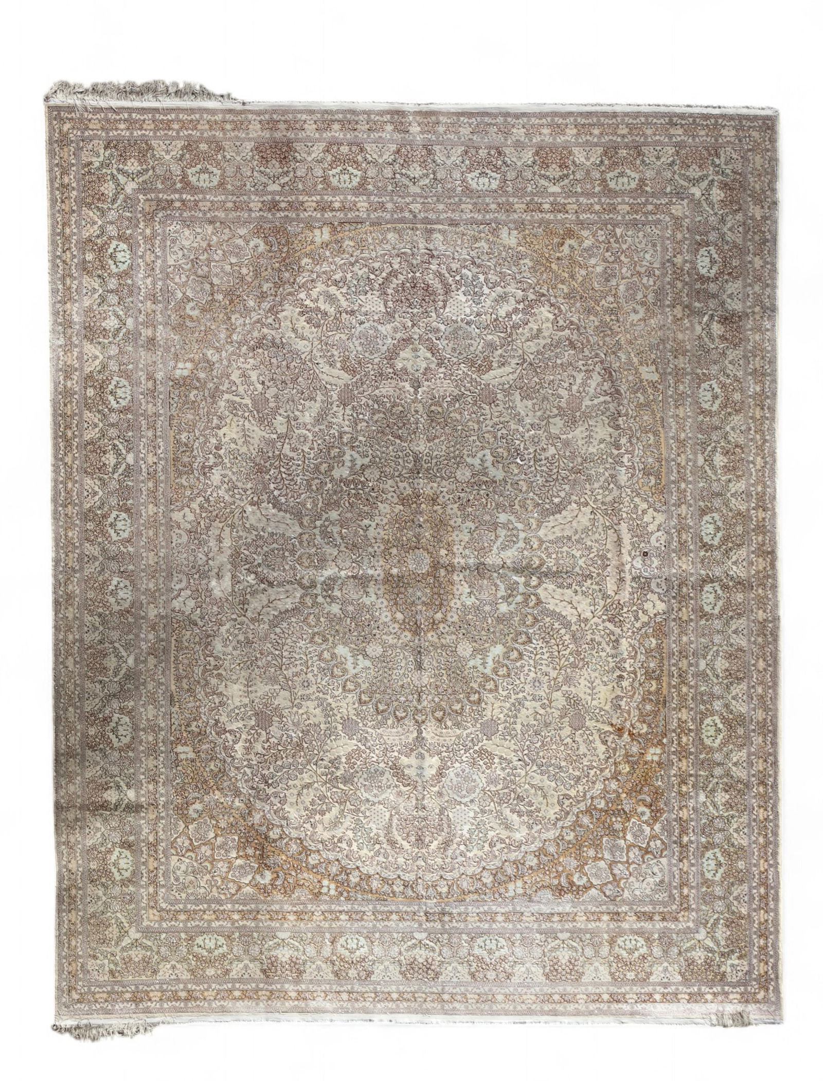 A Persian style silk rug (1 of 3)