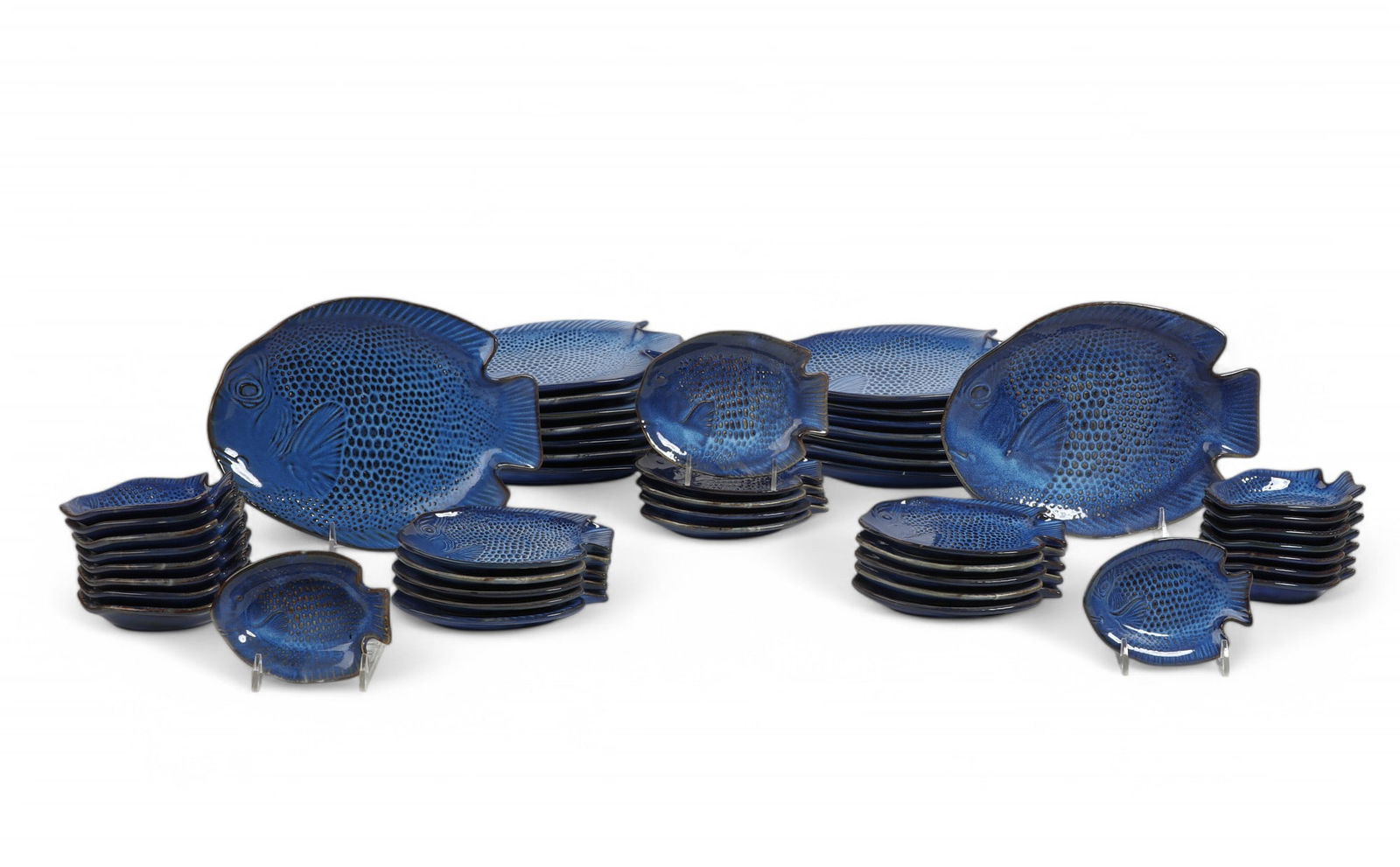 A Japanese glazed earthenware fish form part dinner service modern (1 of 4)