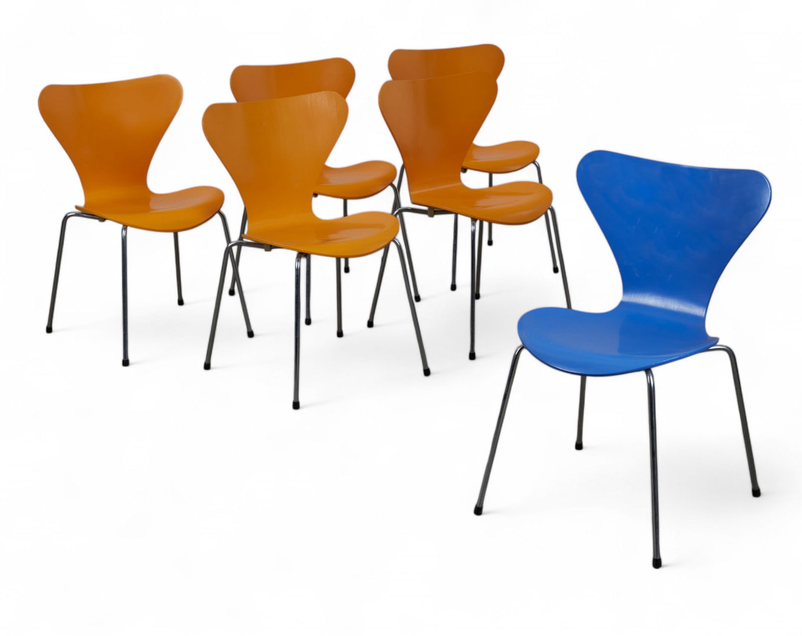 A set of six Arne Jacobsen for Fritz Hansen chairs (1 of 14)