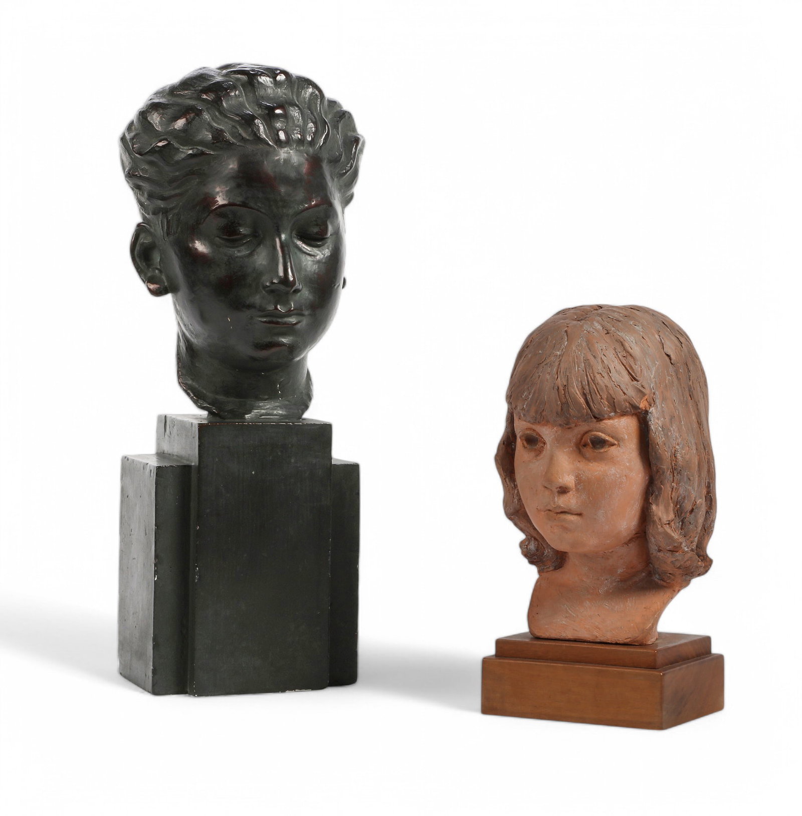 2 Busts: 2 Busts 21 in. (53.3 cm.)