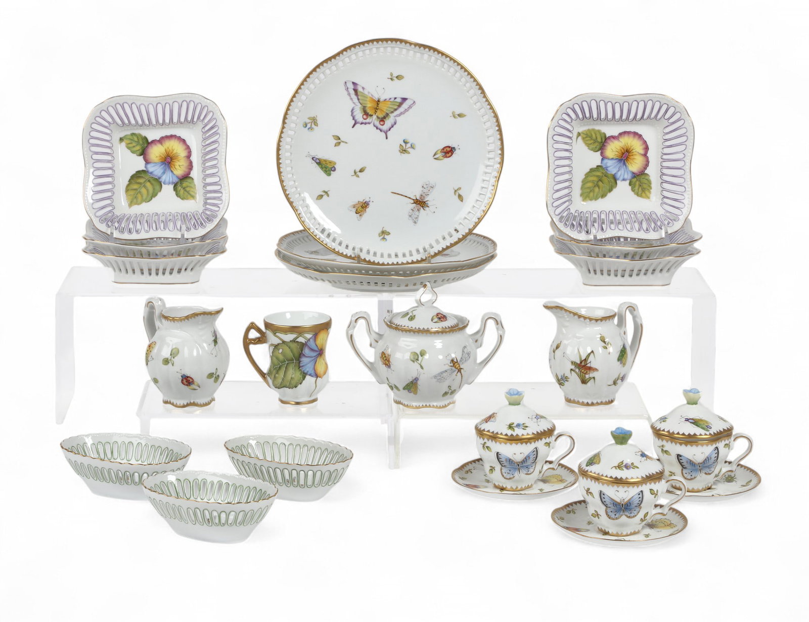 A group of Anna Weatherley porcelain articles (1 of 7)