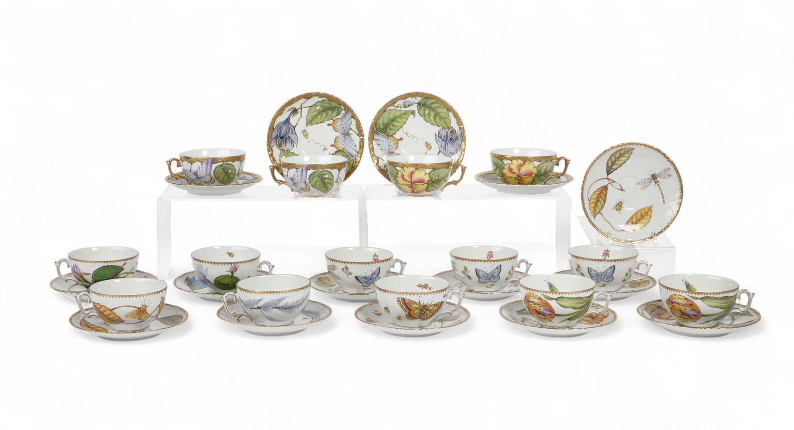 Fourteen Anna Weatherley teacups and saucers (1 of 9)