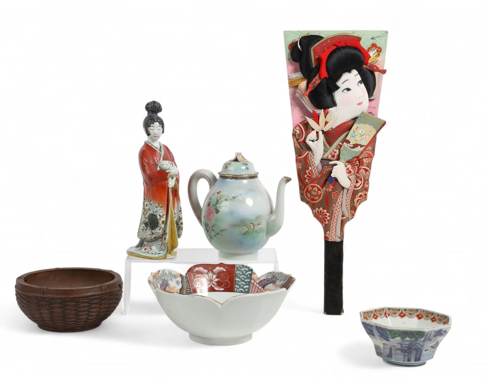 A group of Japanese decorative items (6) (1 of 7)
