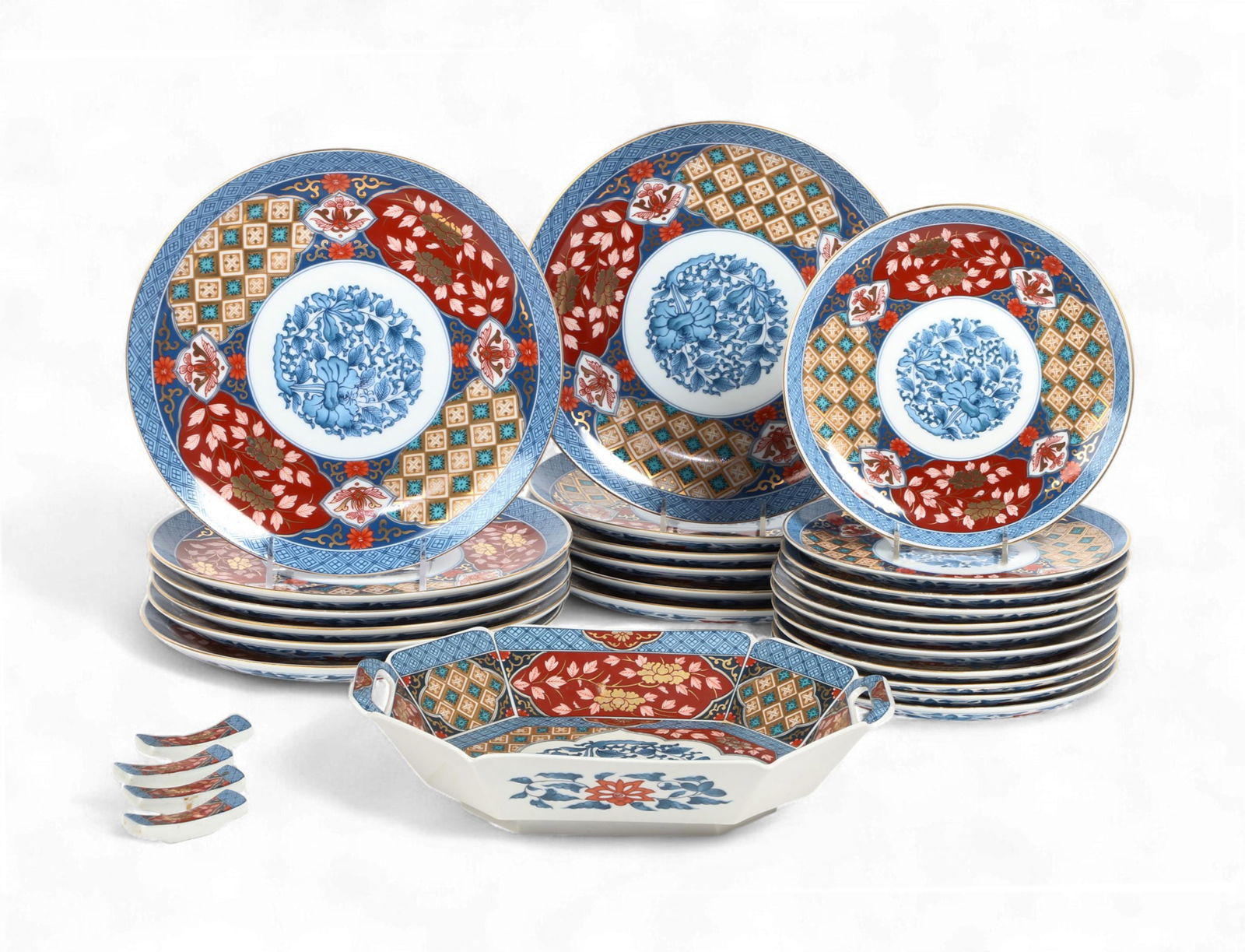 A group of twenty-eight Japanese Imari reproduction dinnerware set for the Smithsonian Institution: A group of twenty-eight Japanese Imari reproduction dinnerware set for the Smithsonian Institutionconsisting of twelve (10.5in) dinner plates, set of eleven (8.5in) salad plates, a serving bowl (12in