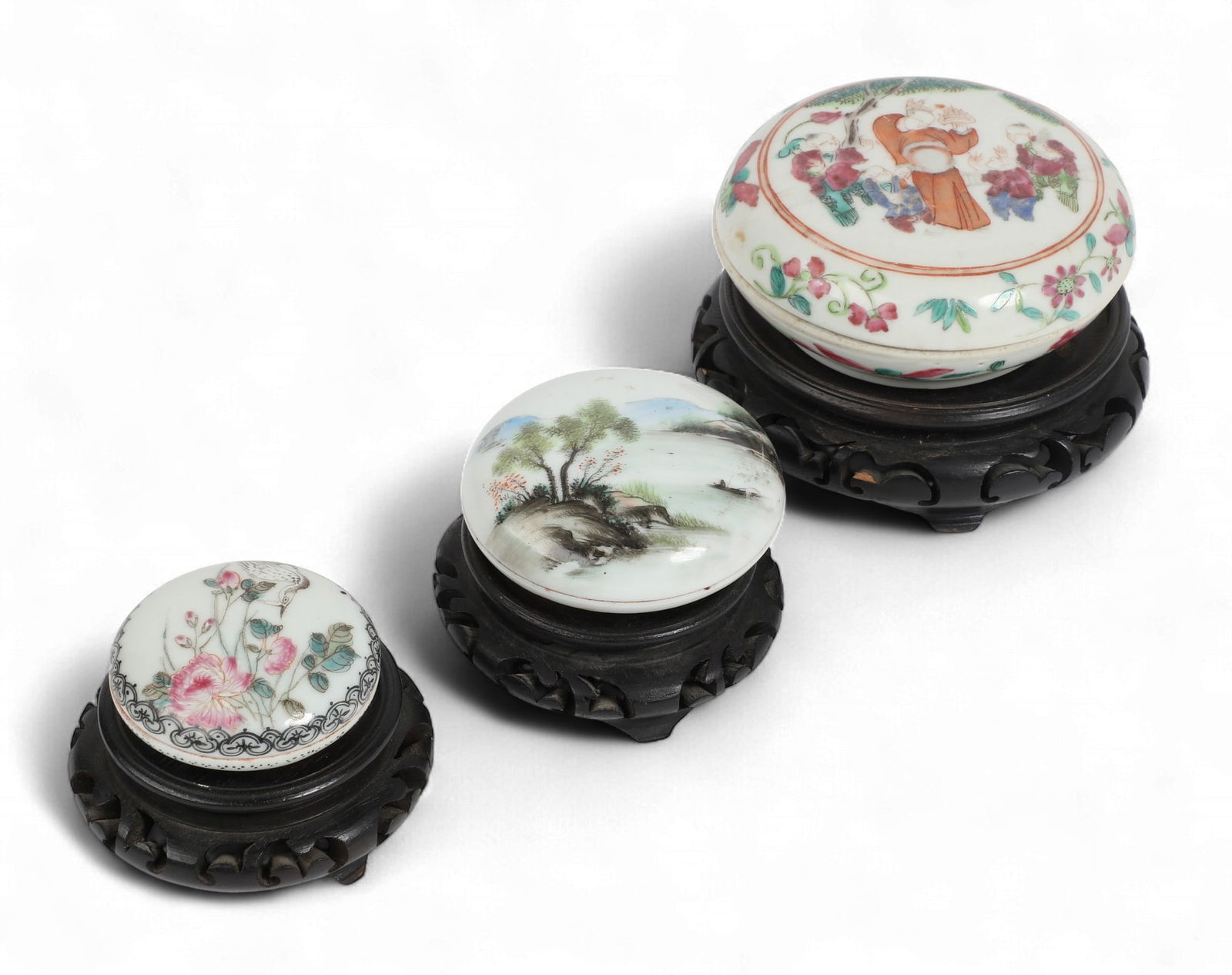 Three Chinese porcelain seal paste or rouge boxes (1 of 3)