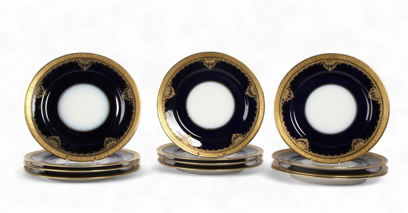 A set of twelve William Guerin & Co. Limoges porcelain service plates, first quarter 20th century (1 of 3)