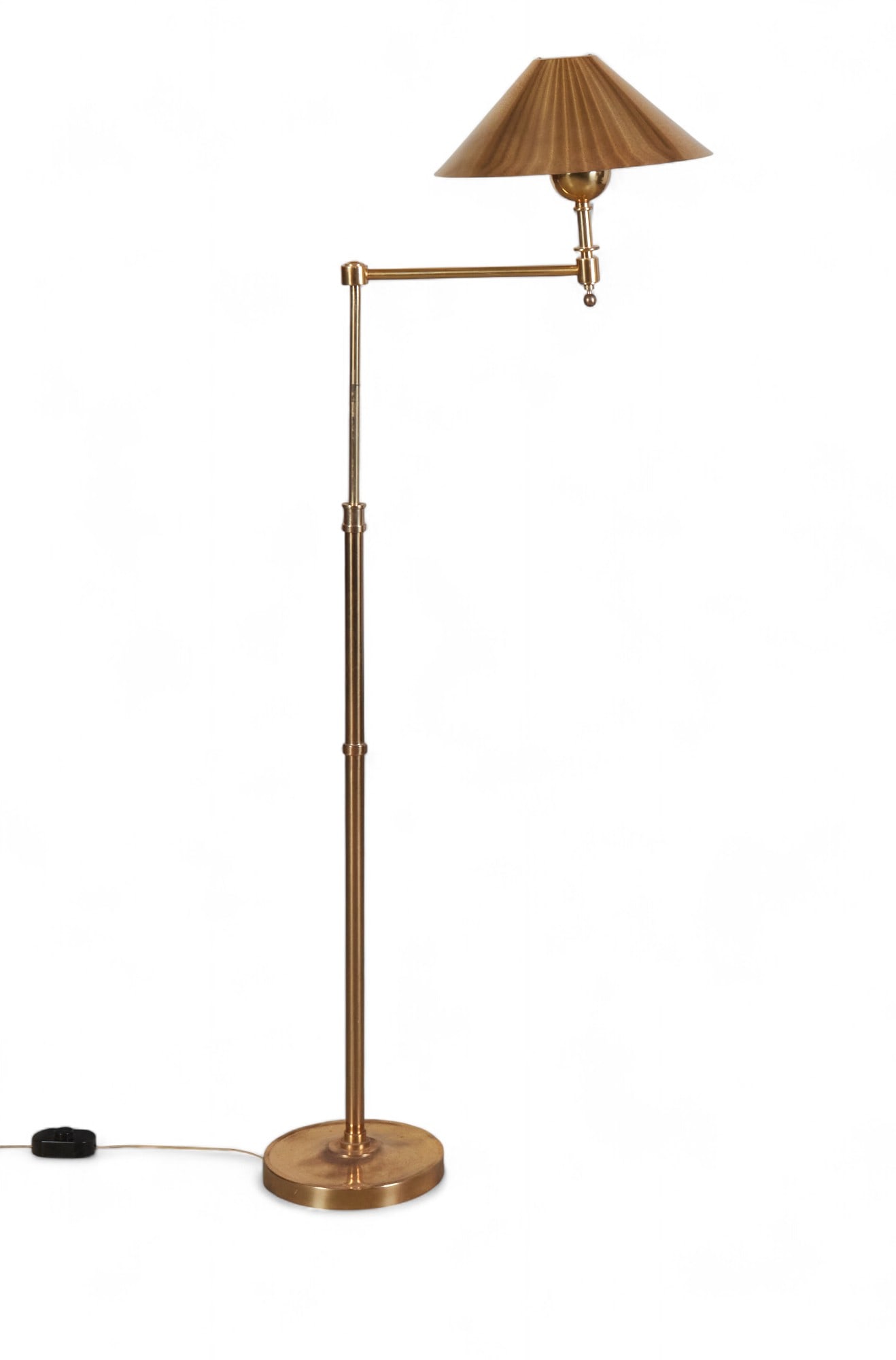 An adjustable brass floor lamp, post 1950 (1 of 5)