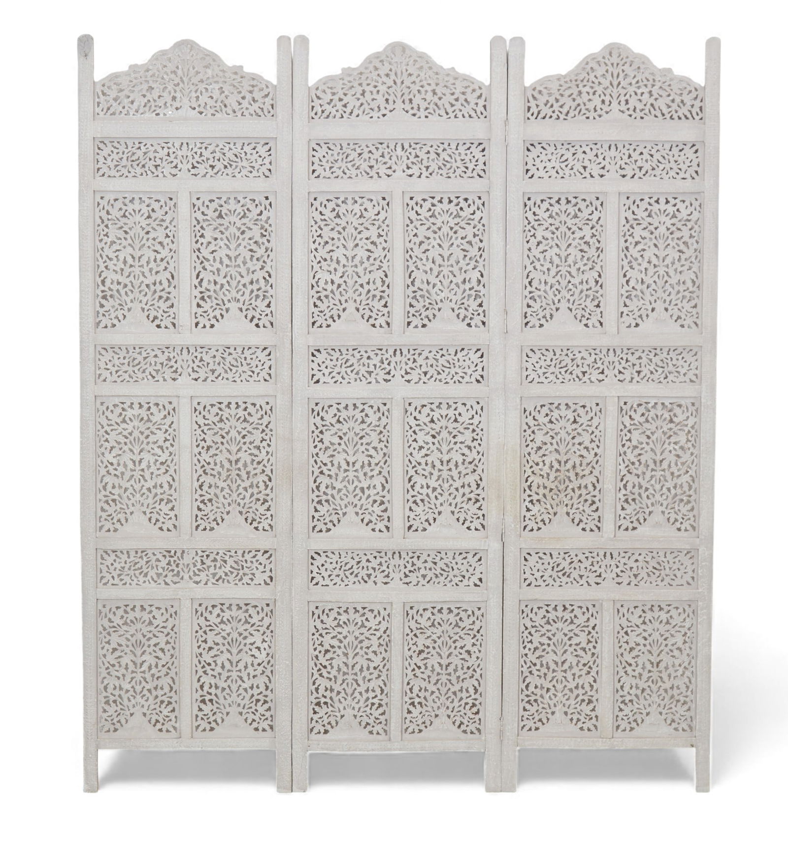 A white painted three part screen (1 of 4)