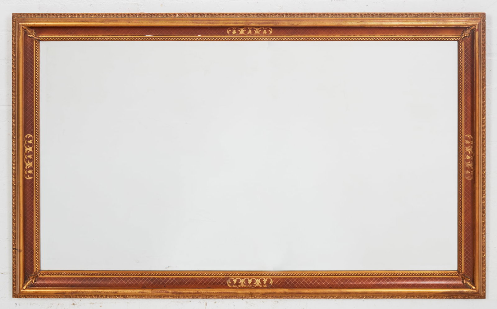A wall mirror with gilt frame (1 of 7)