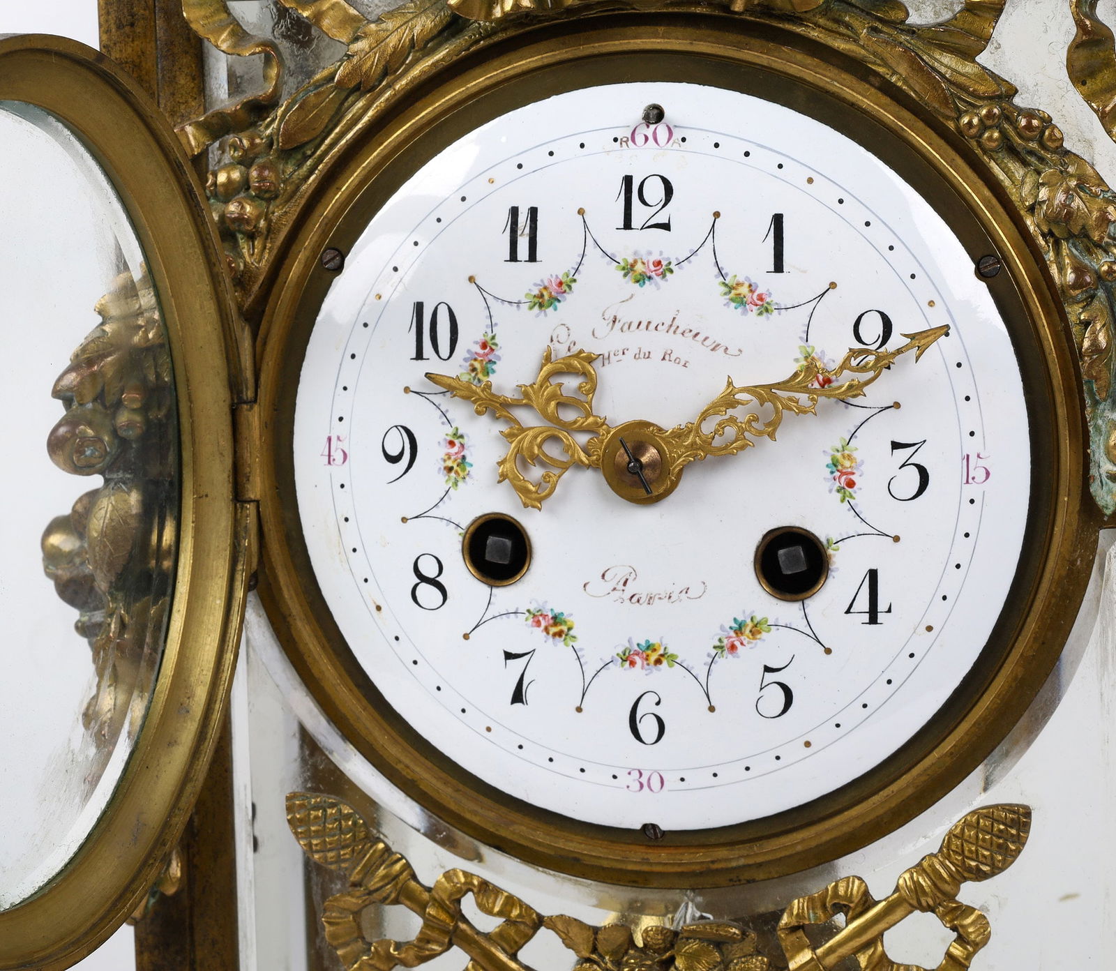 A bronze mantel clock - 4