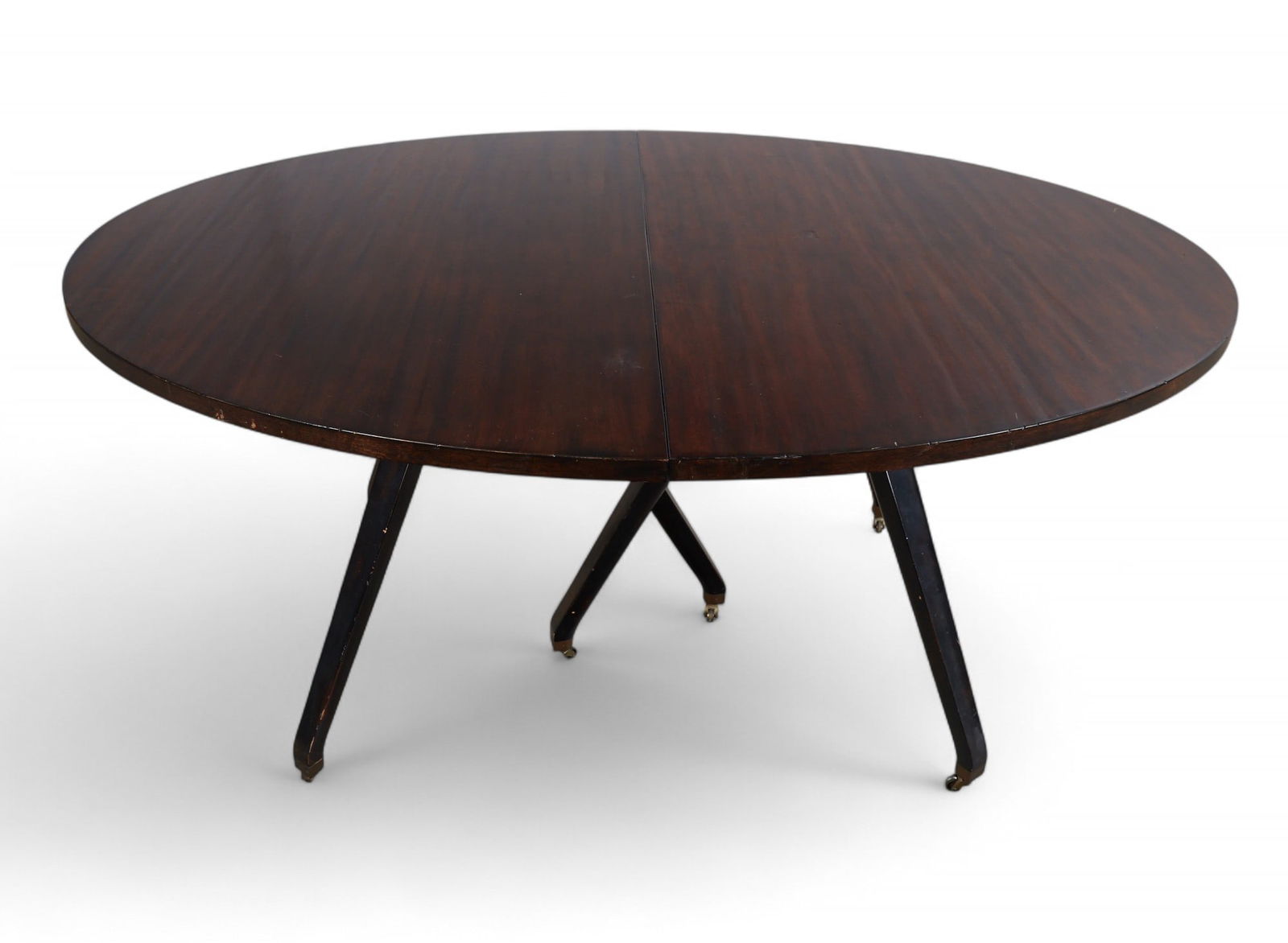 A contemporary oval dining table (1 of 4)