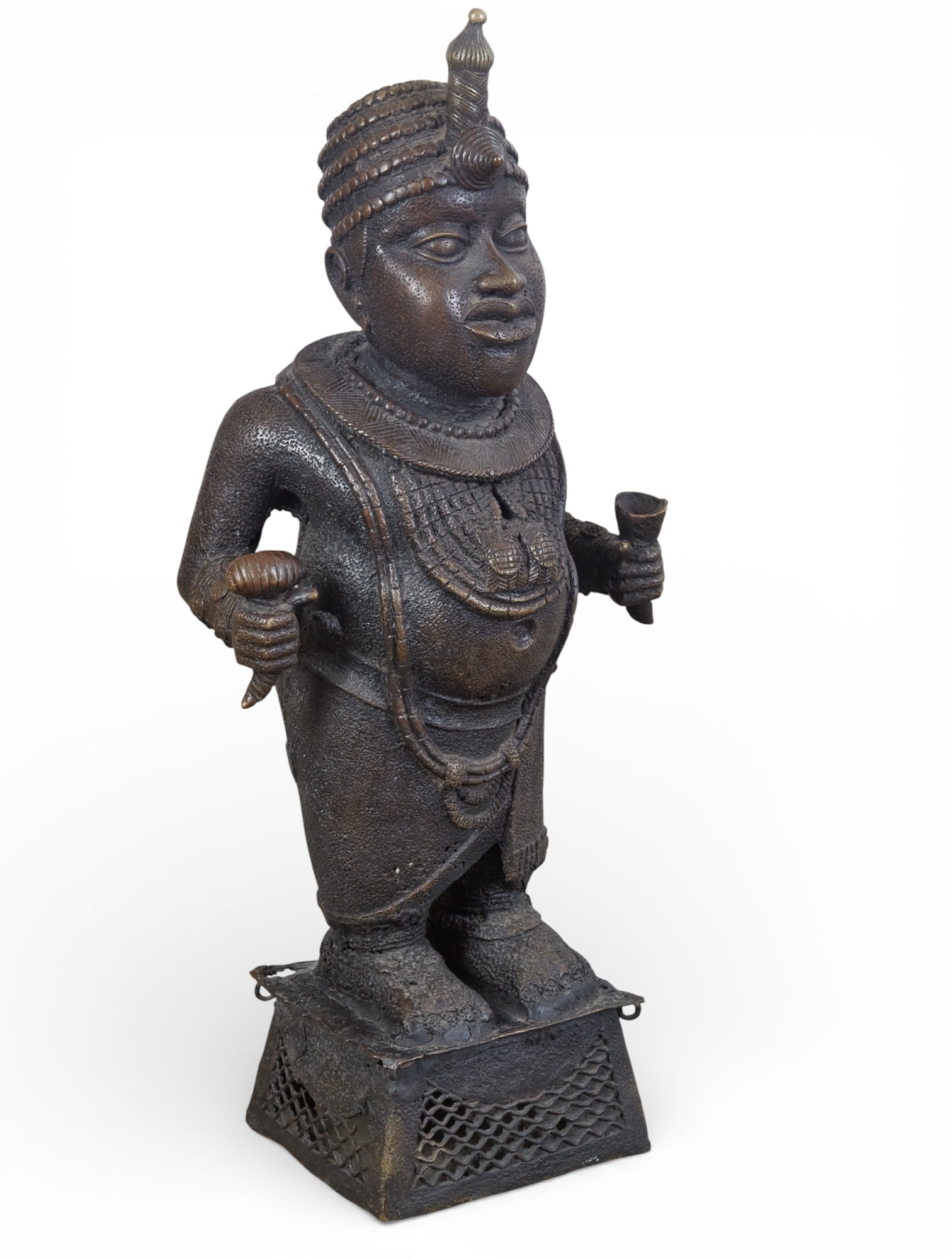 A metal sculpture of an Ooni (king) (1 of 7)