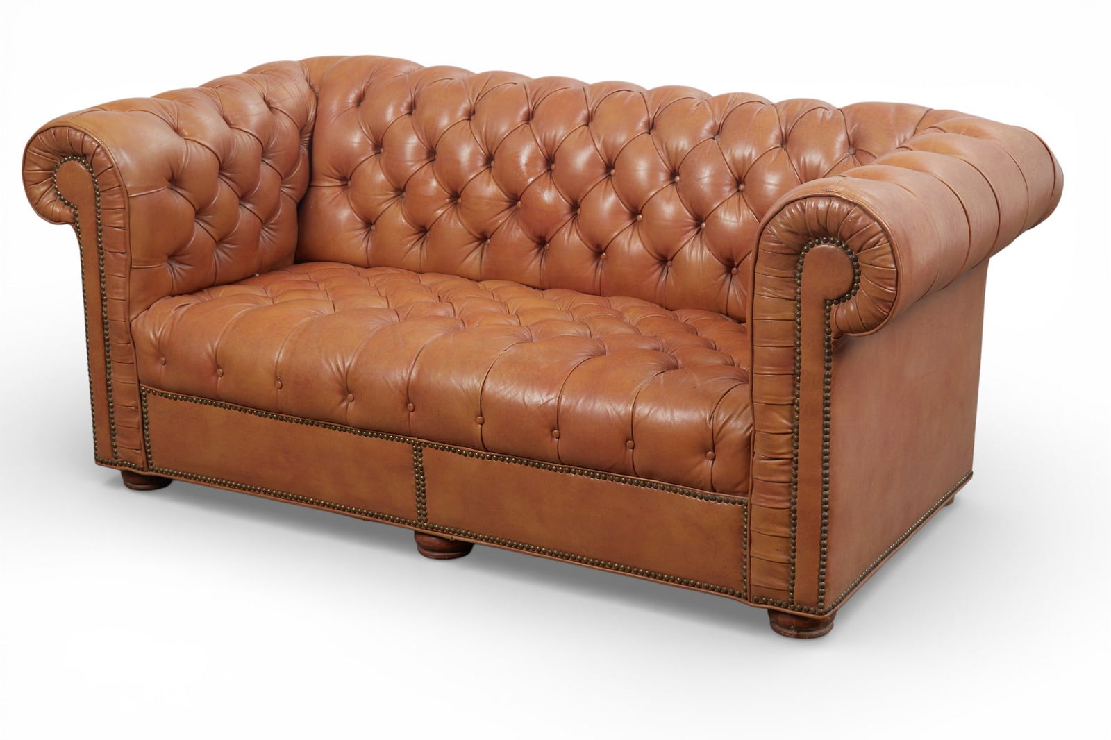 A brass studded tufted tan leather Chesterfield sofa, 20th century (1 of 7)