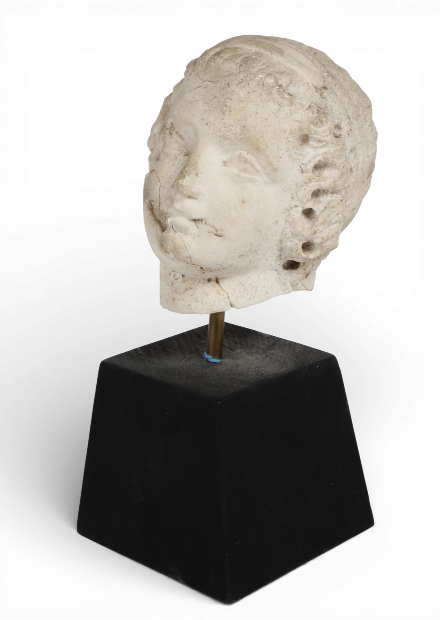 A Continental marble head - 7