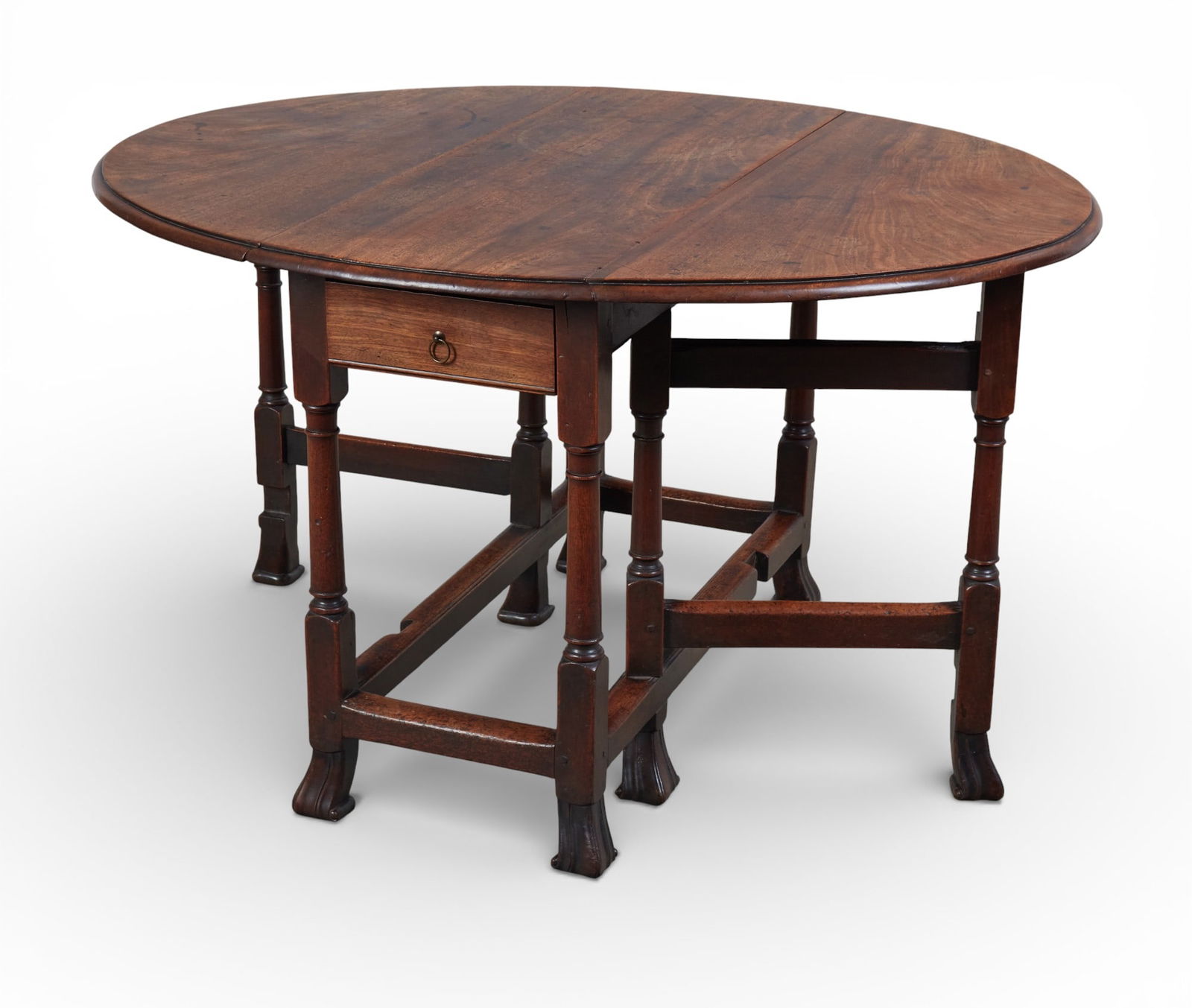A William and Mary walnut gateleg table, early 18th century (1 of 7)