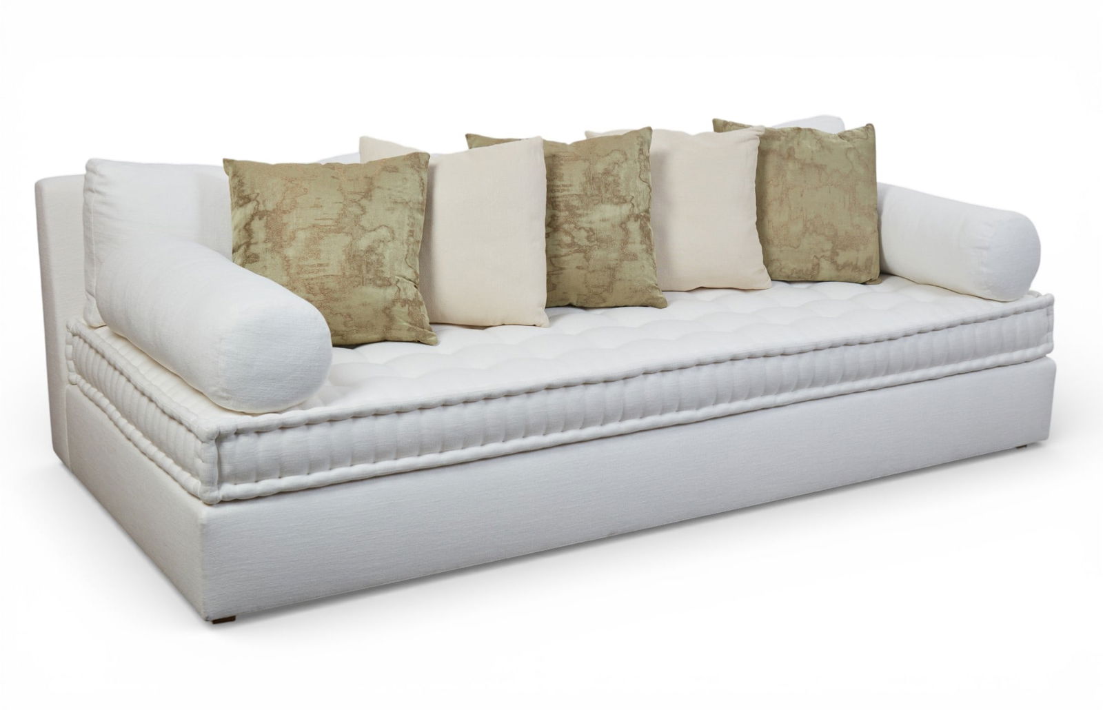 An oversized bespoke white sofa with five scatter cushions, modern (1 of 12)