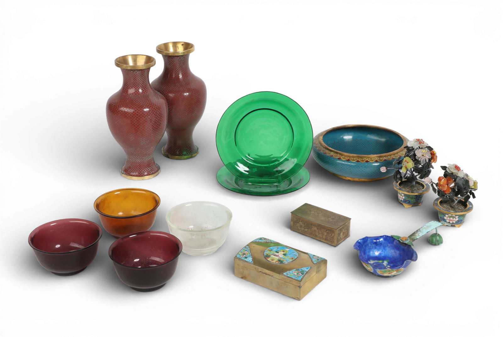 A group of fourteen Chinese cloisonne and glass table articles (1 of 3)