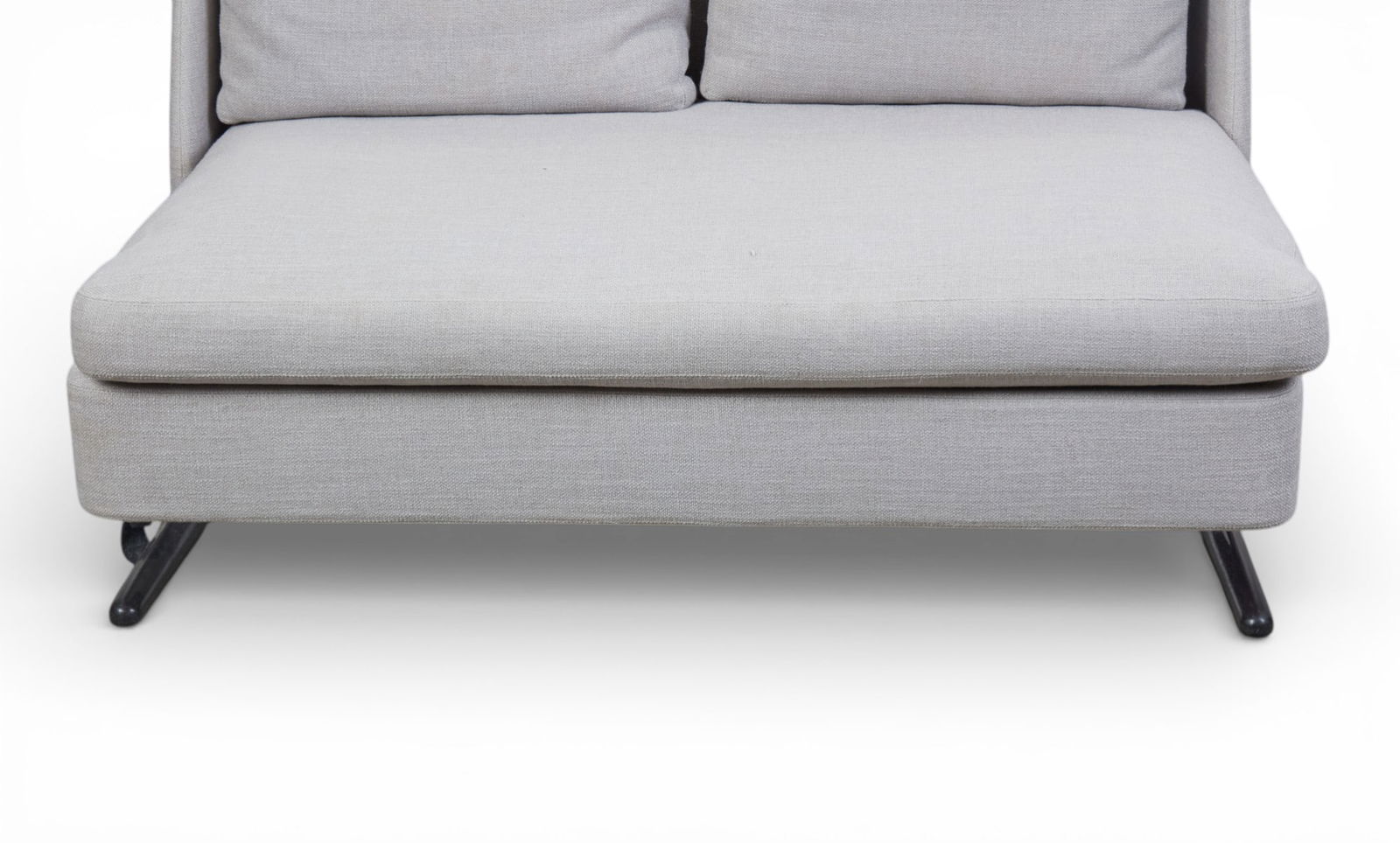 A sofa on metal base - 4