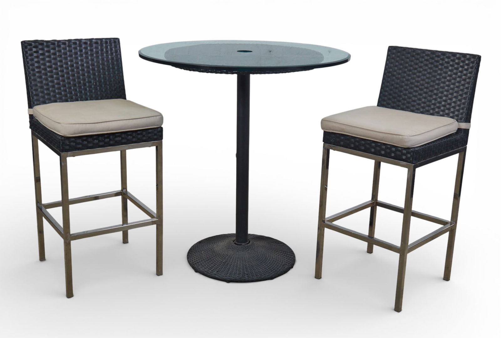 A suite of Karen Ashley chrome and plastic wicker patio furniture, modern (1 of 13)