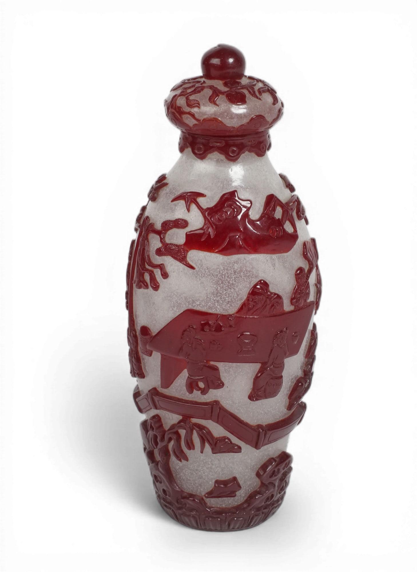 A chinese peking glass covered jar with box: A chinese peking glass covered jar with box height 8 1/4 x diameter 4 in. (21 x 10.2 cm.)