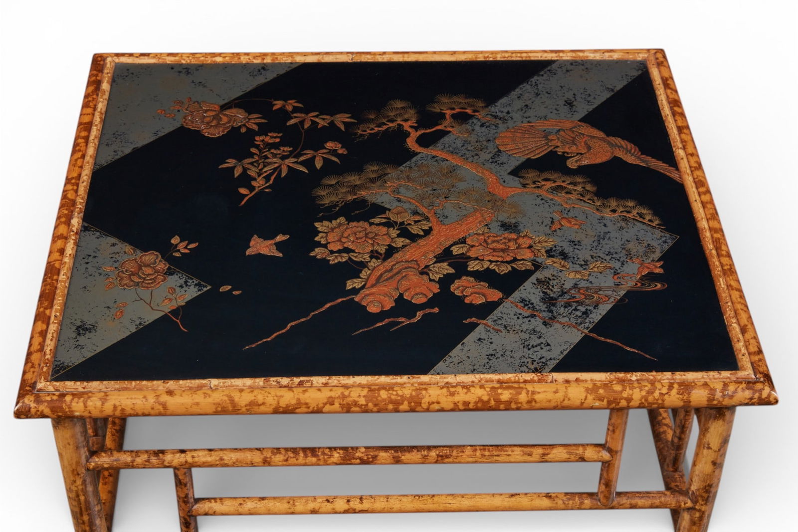 An Aesthetic Movement style bamboo and lacquer low table, 20th century - 5