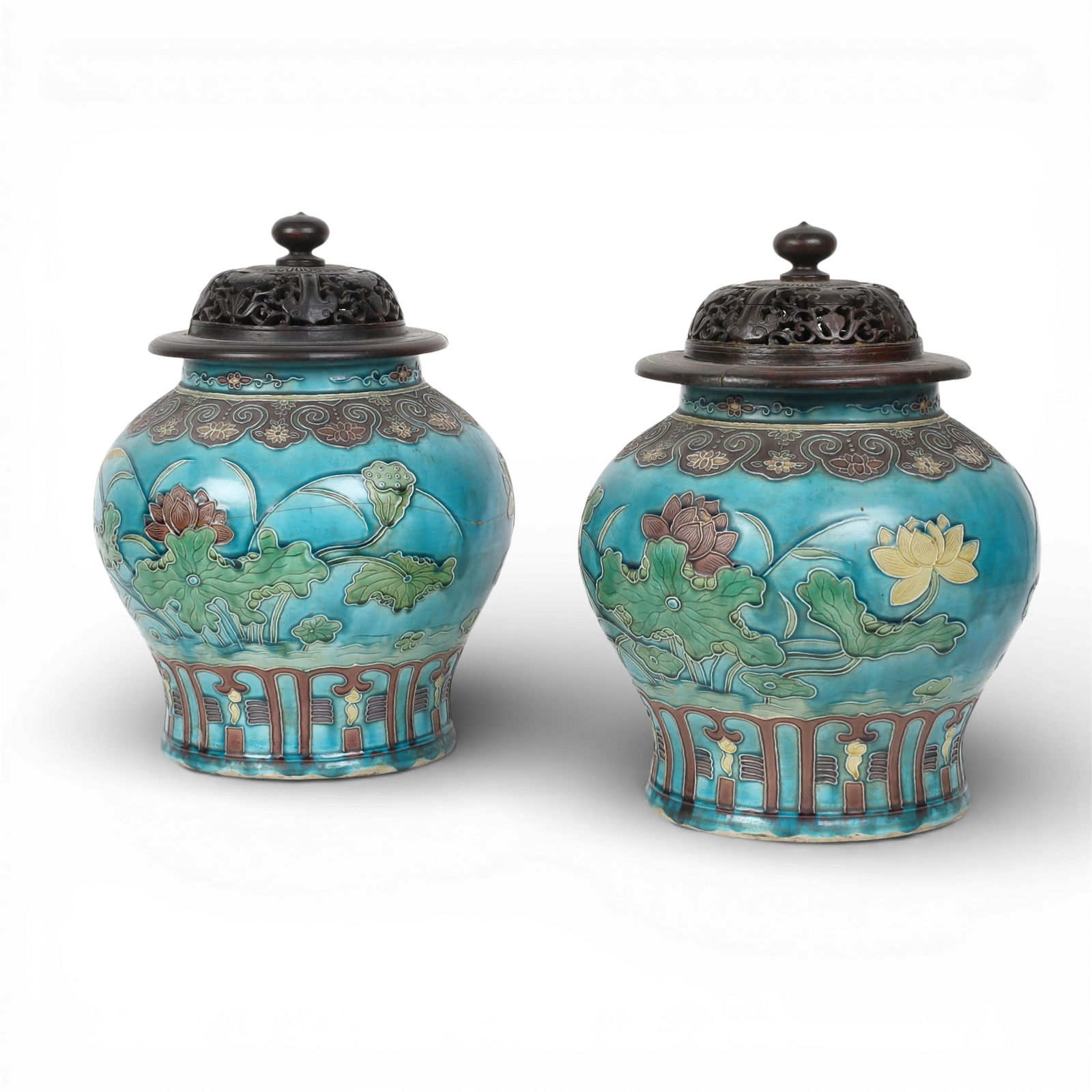 A pair of Chinese Sancai glazed porcelain jars (1 of 5)