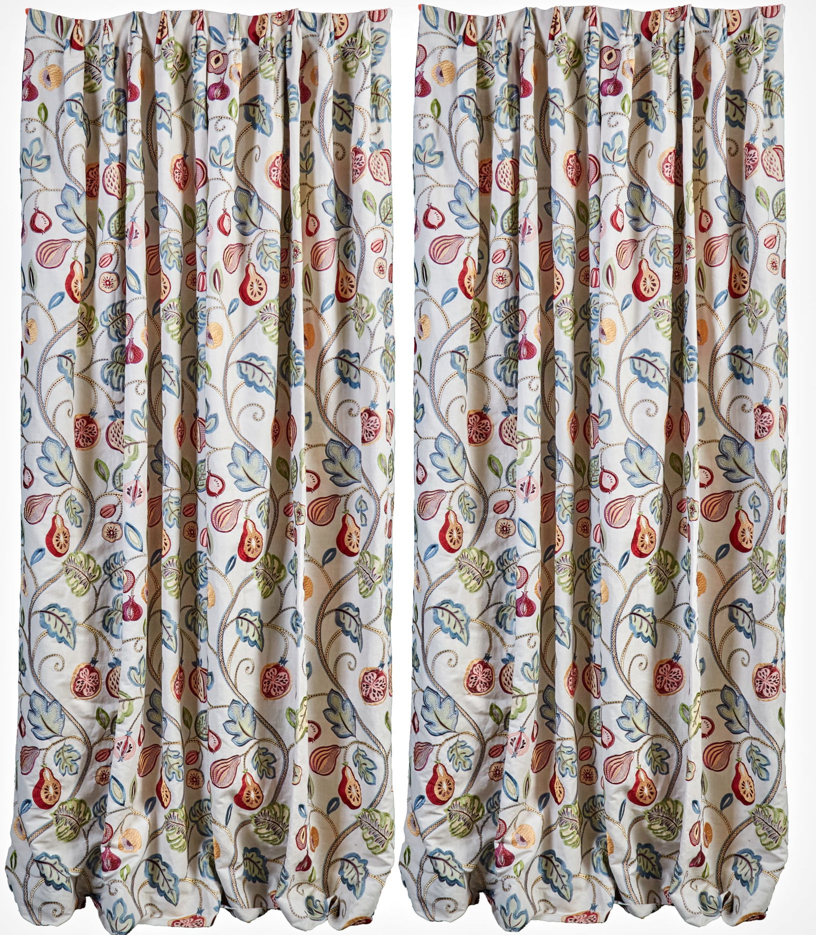 A pair of Jane Churchill crewel embroidered Santana drapes, modern (1 of 5)