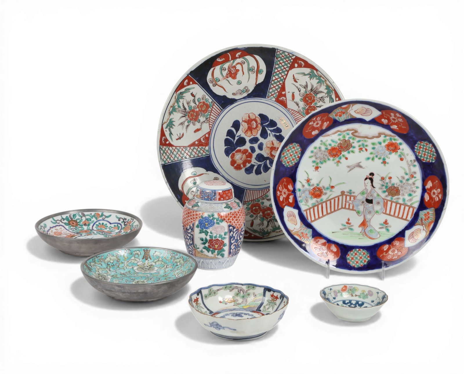 A group of seven Japanese porcelain table articles (1 of 5)