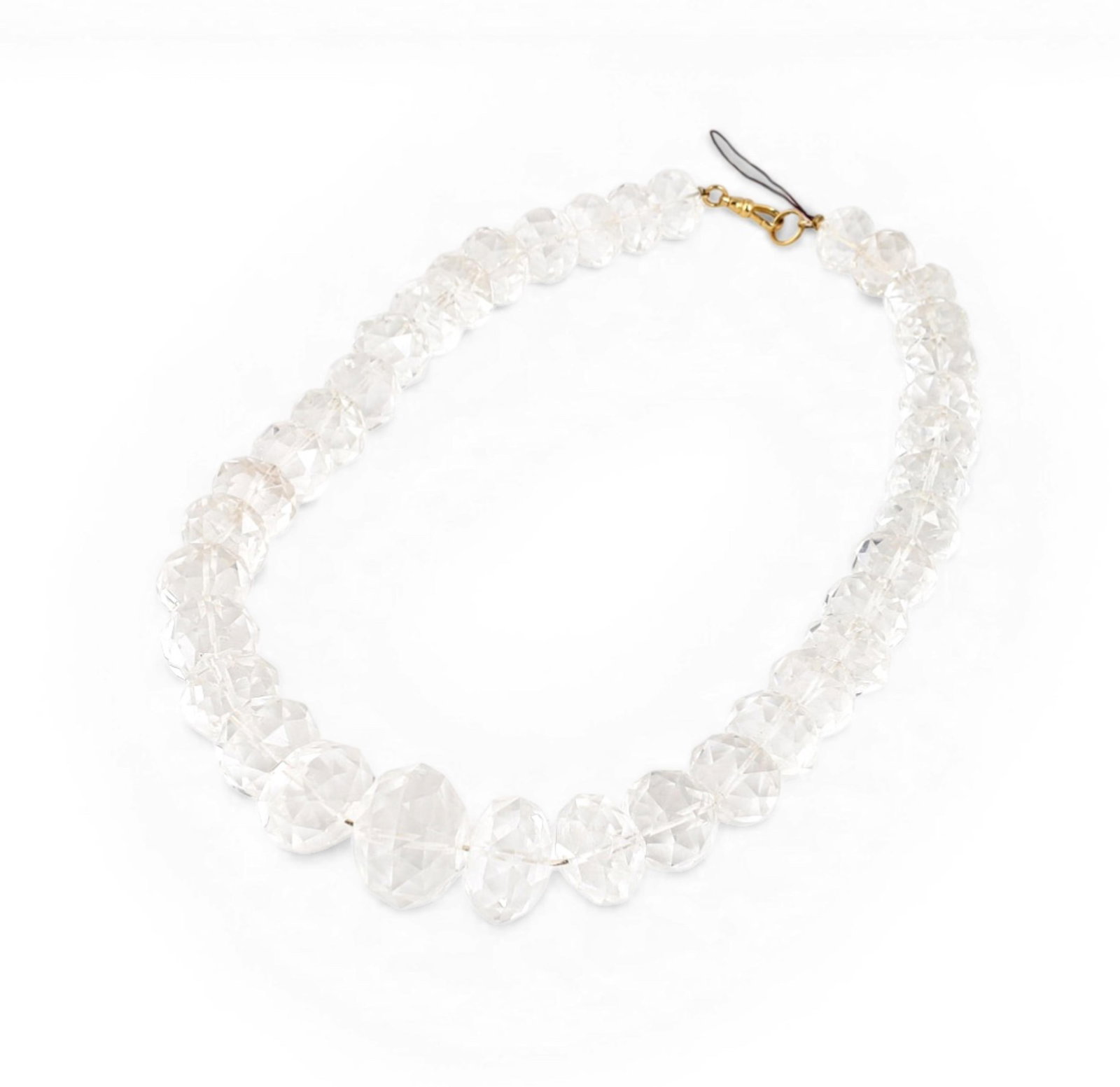 A crystal necklace with 14kt yellow gold clasp: A crystal necklace with 14kt yellow gold clasp