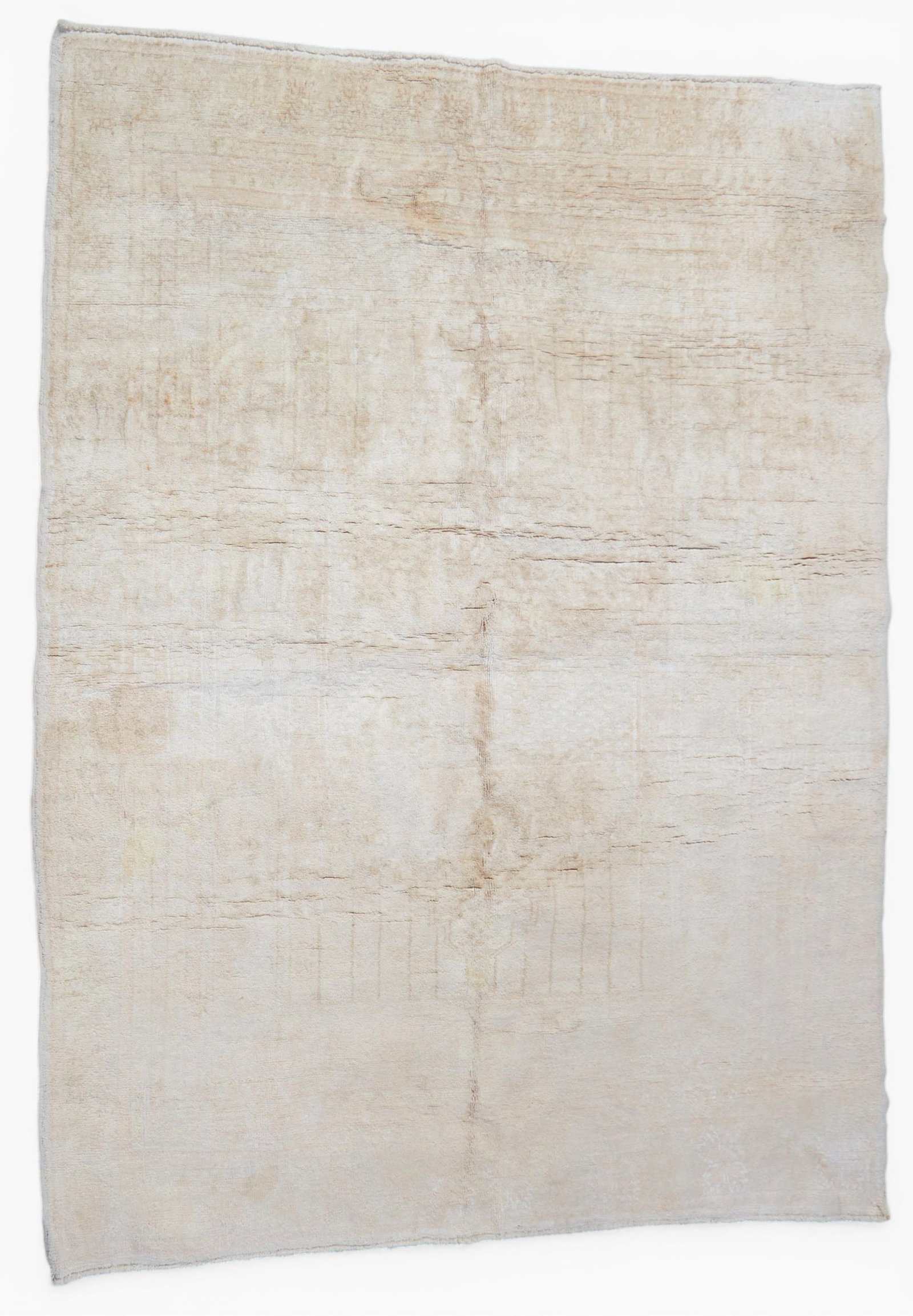 A Tabriz style rug (1 of 3)