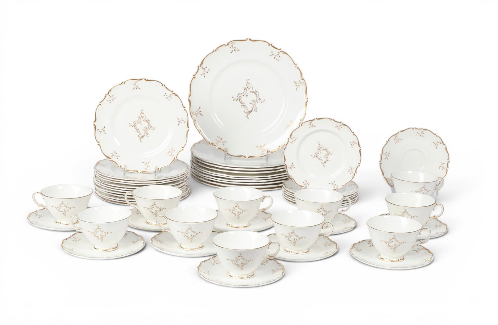 A Royal Doulton montegne dinner service (1 of 3)