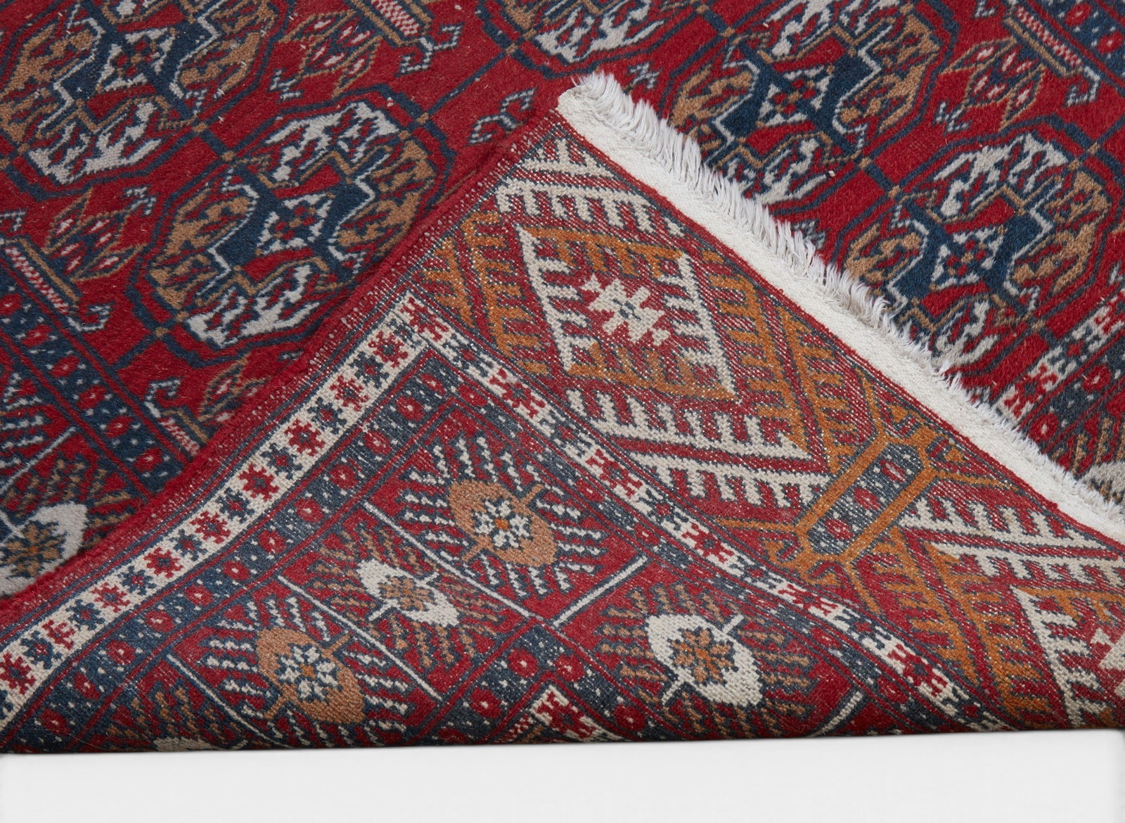 A Turkmen rug - 3
