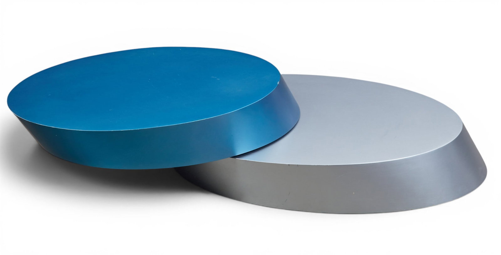 A Modern rotating coffee table - 4