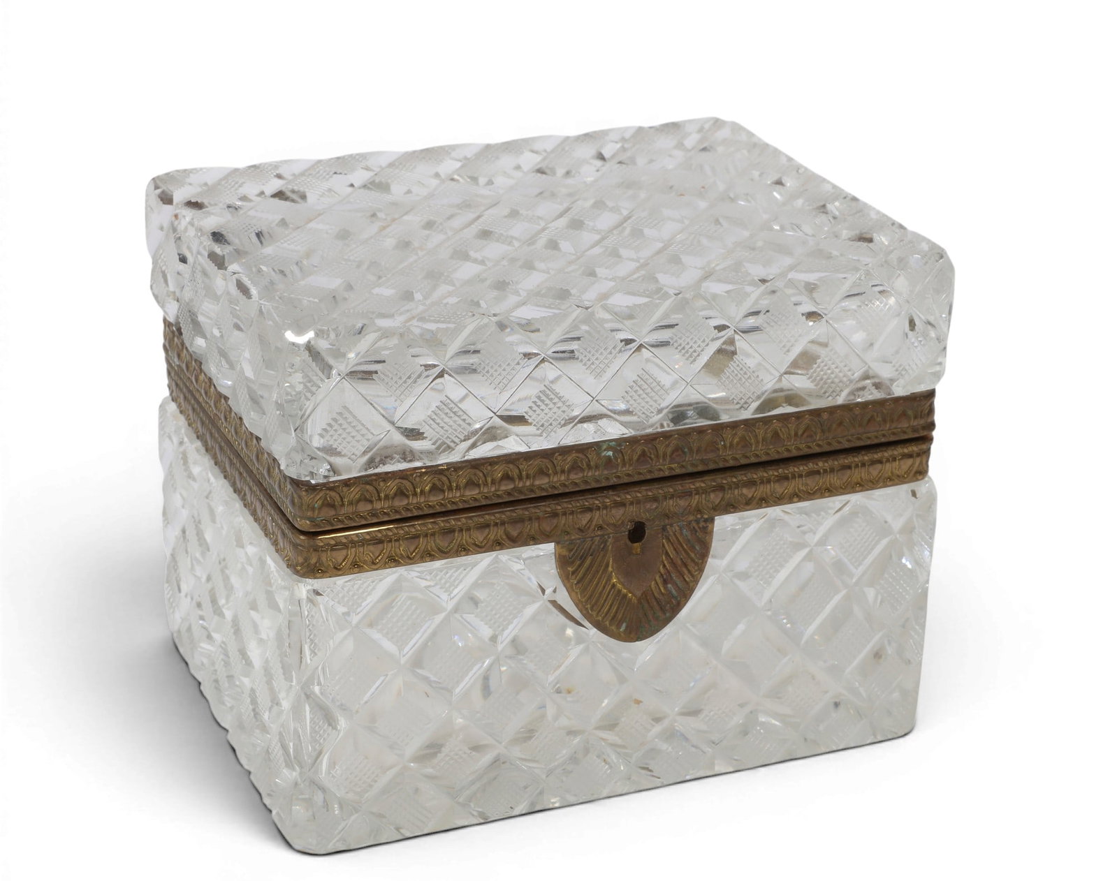 A french cut crystal table box with key (1 of 3)
